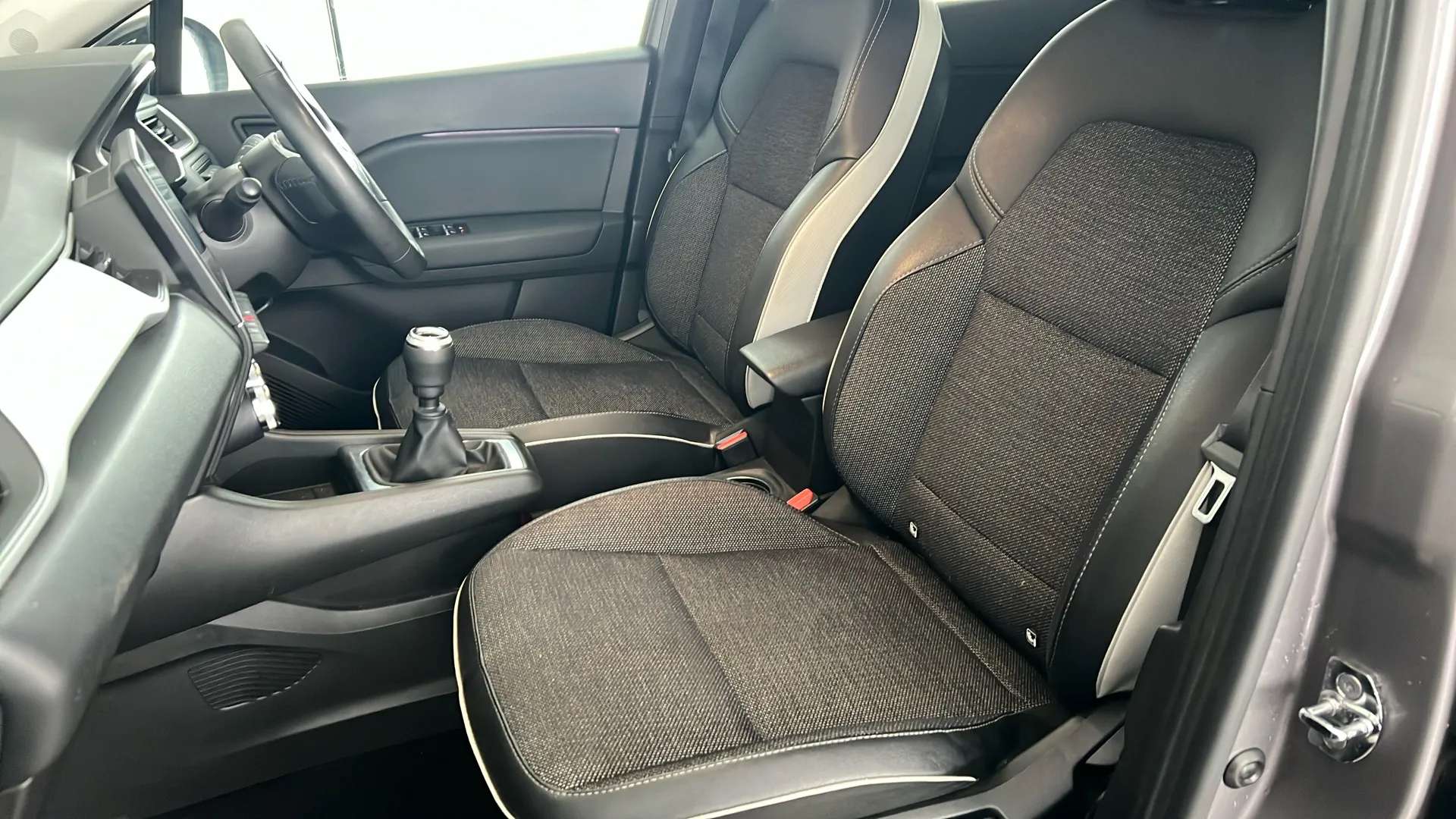 2022 RENAULT CAPTUR 2022 RENAULT CAPTUR