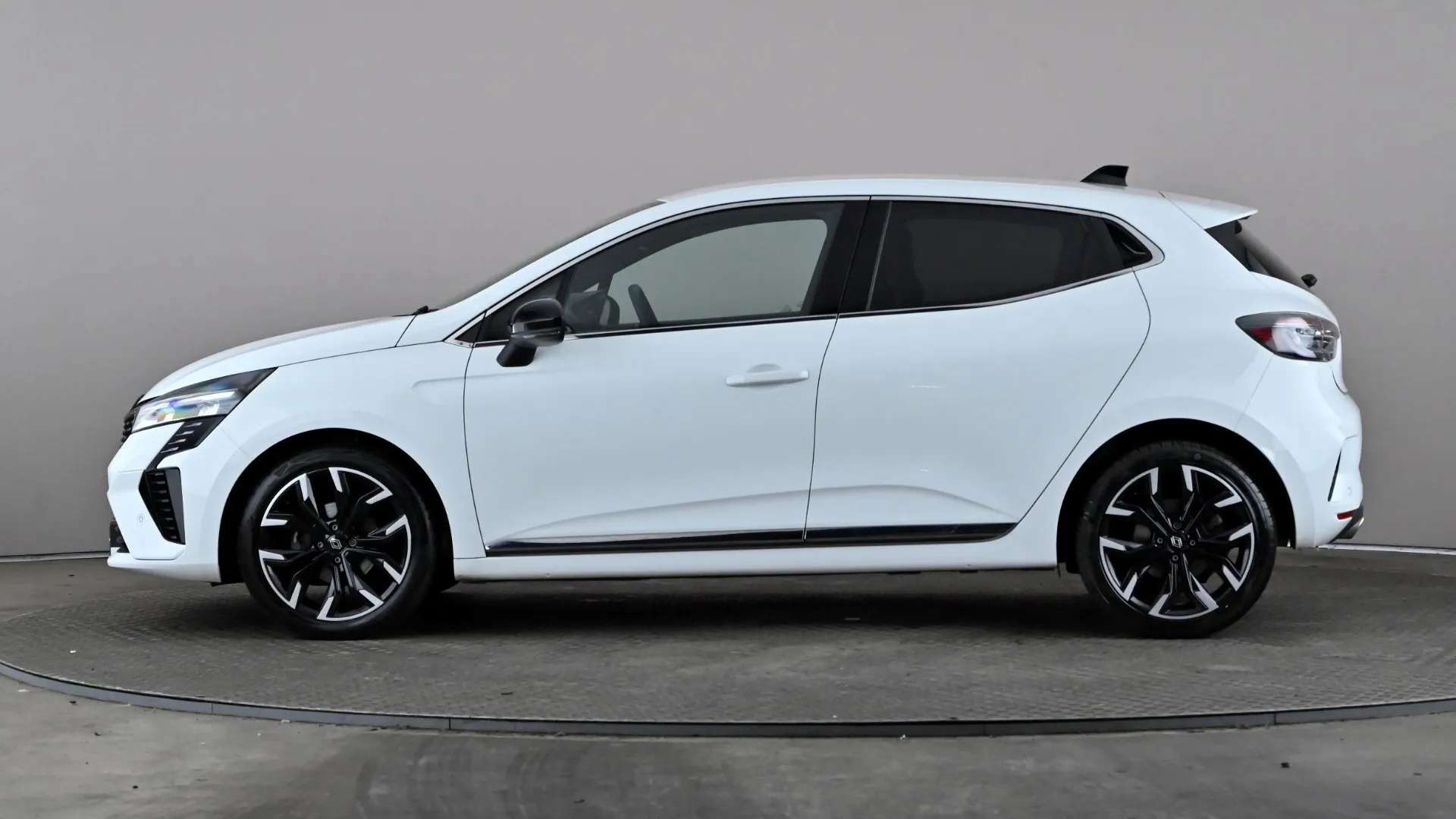 A 2024 RENAULT CLIO 1.0 TCe 90 Techno A 2024 RENAULT CLIO 1.0 TCe 90 Techno