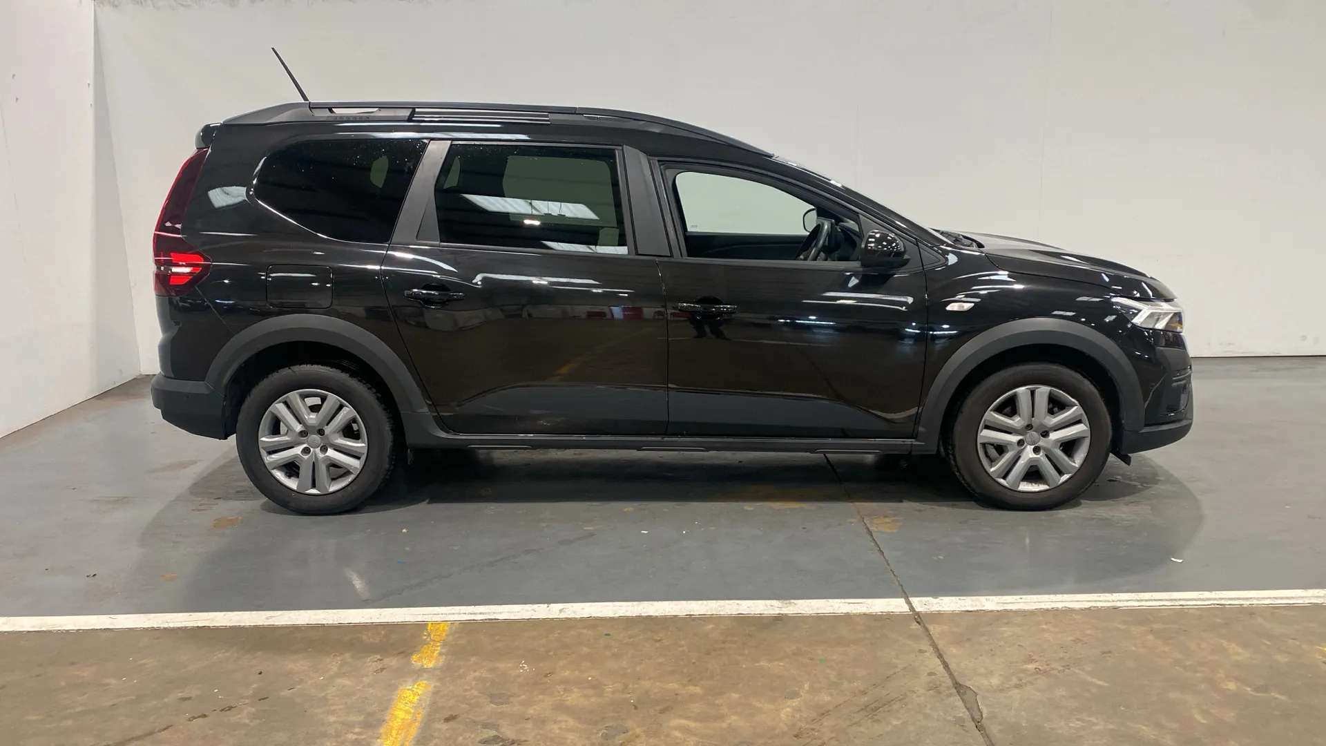 A 2023 DACIA JOGGER 1.0 TCe Expression A 2023 DACIA JOGGER 1.0 TCe Expression