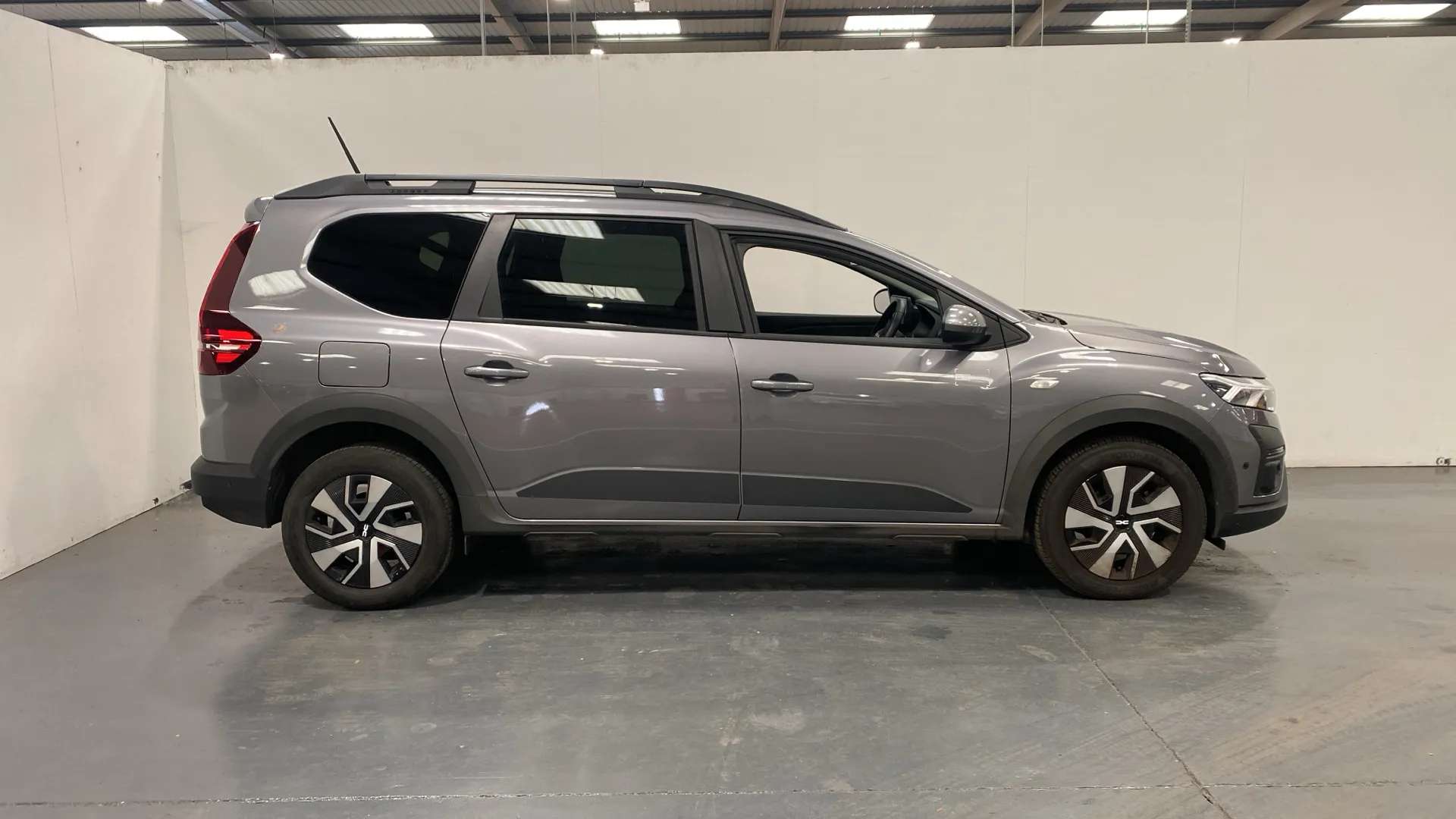 A 2025 DACIA JOGGER 1.0 TCe Expression A 2025 DACIA JOGGER 1.0 TCe Expression