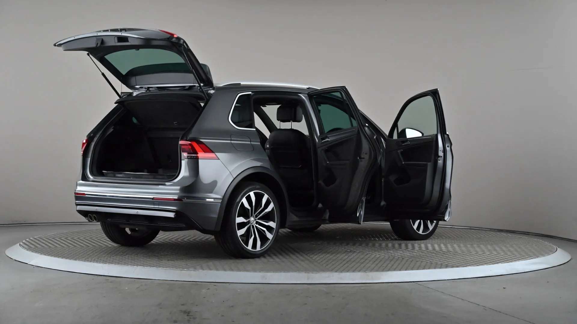 2018 VOLKSWAGEN TIGUAN 2018 VOLKSWAGEN TIGUAN
