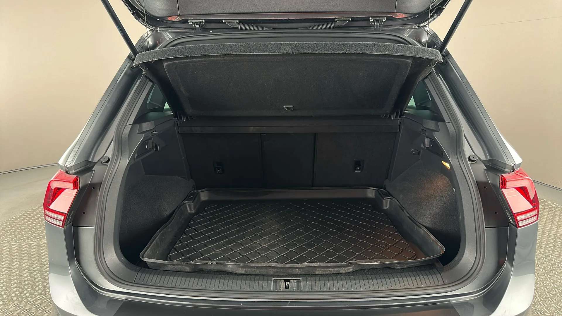 2018 VOLKSWAGEN TIGUAN 2018 VOLKSWAGEN TIGUAN