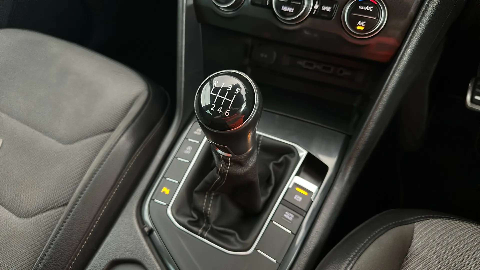 2018 VOLKSWAGEN TIGUAN 2018 VOLKSWAGEN TIGUAN