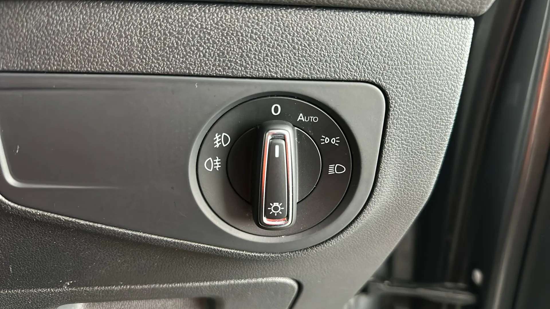 2018 VOLKSWAGEN TIGUAN 2018 VOLKSWAGEN TIGUAN