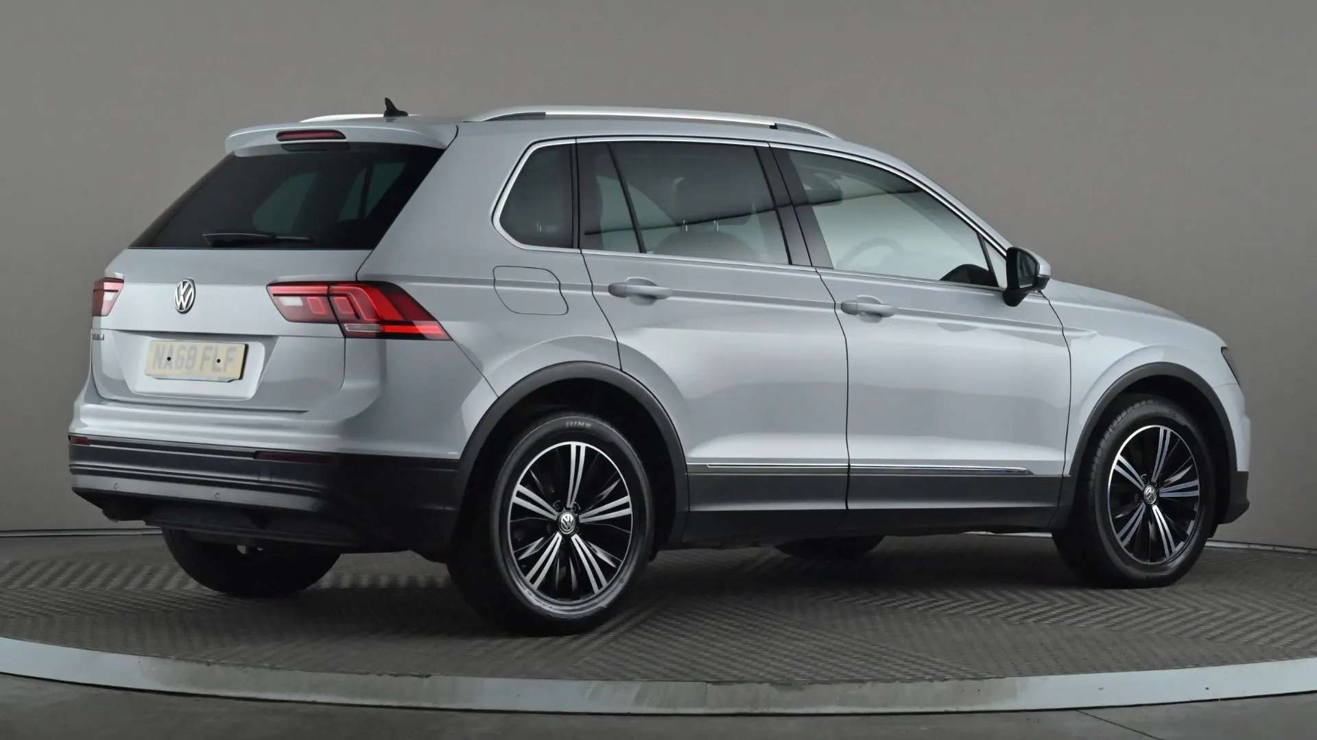 2018 VOLKSWAGEN TIGUAN 2018 VOLKSWAGEN TIGUAN