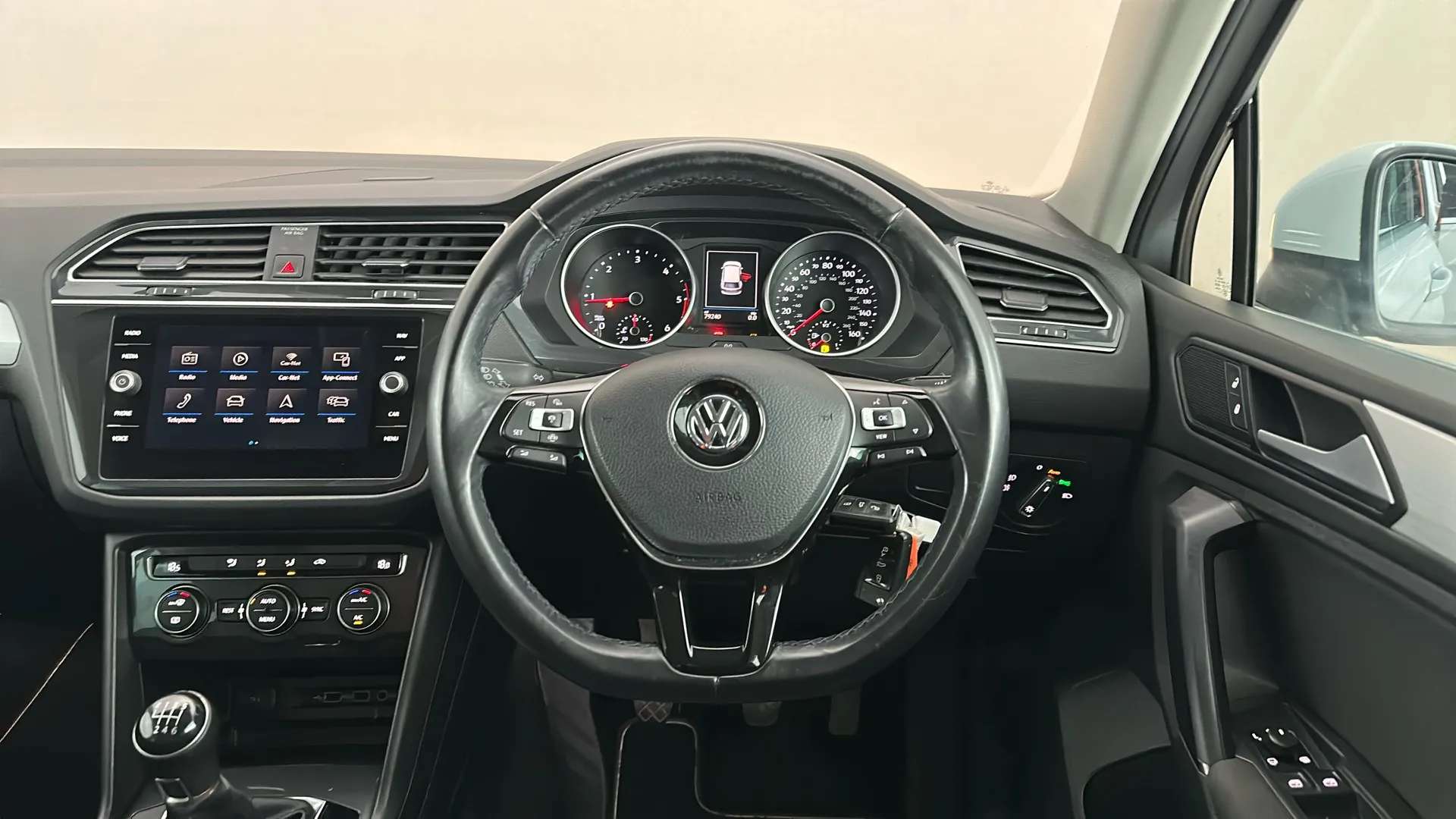 2018 VOLKSWAGEN TIGUAN 2018 VOLKSWAGEN TIGUAN