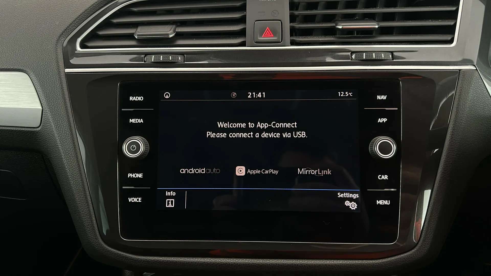 2018 VOLKSWAGEN TIGUAN 2018 VOLKSWAGEN TIGUAN