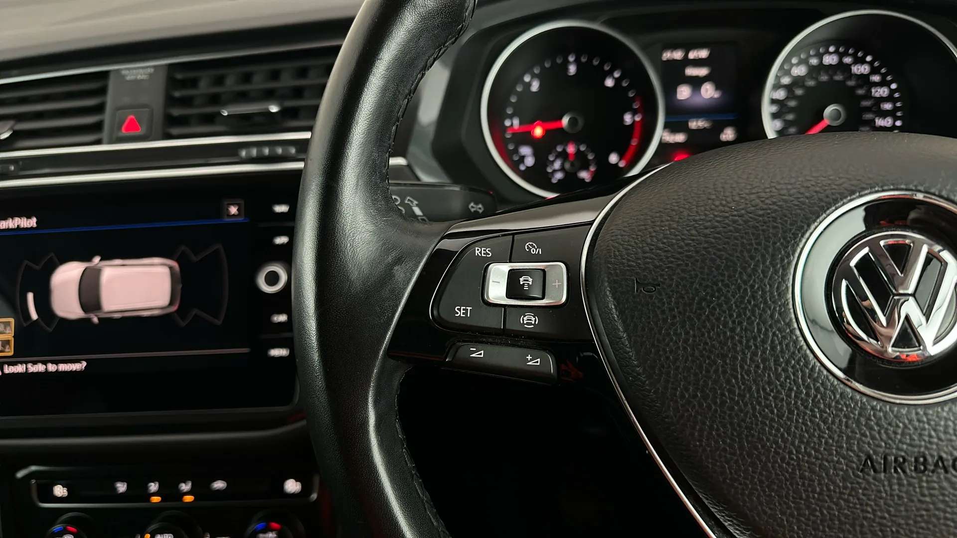 2018 VOLKSWAGEN TIGUAN 2018 VOLKSWAGEN TIGUAN