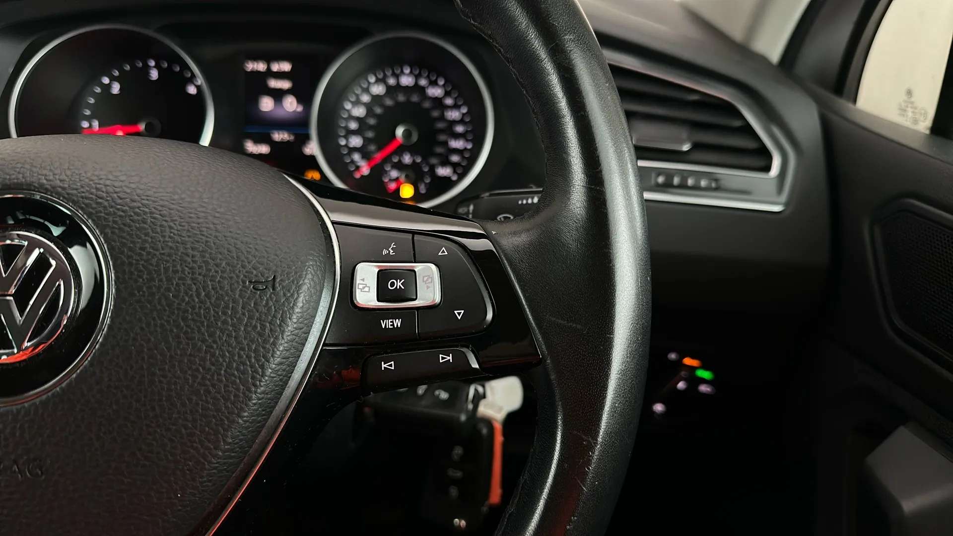 2018 VOLKSWAGEN TIGUAN 2018 VOLKSWAGEN TIGUAN