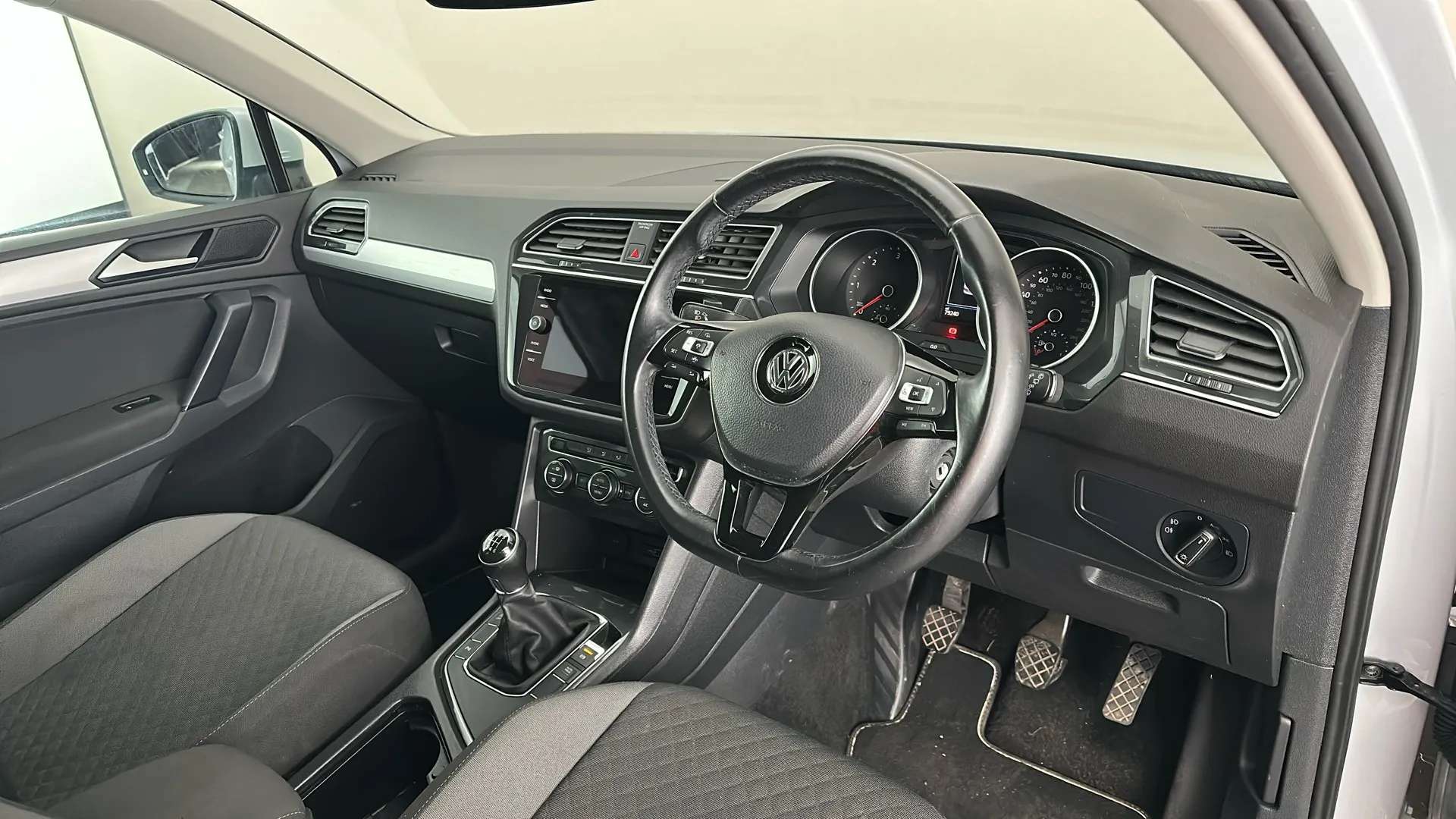 2018 VOLKSWAGEN TIGUAN 2018 VOLKSWAGEN TIGUAN