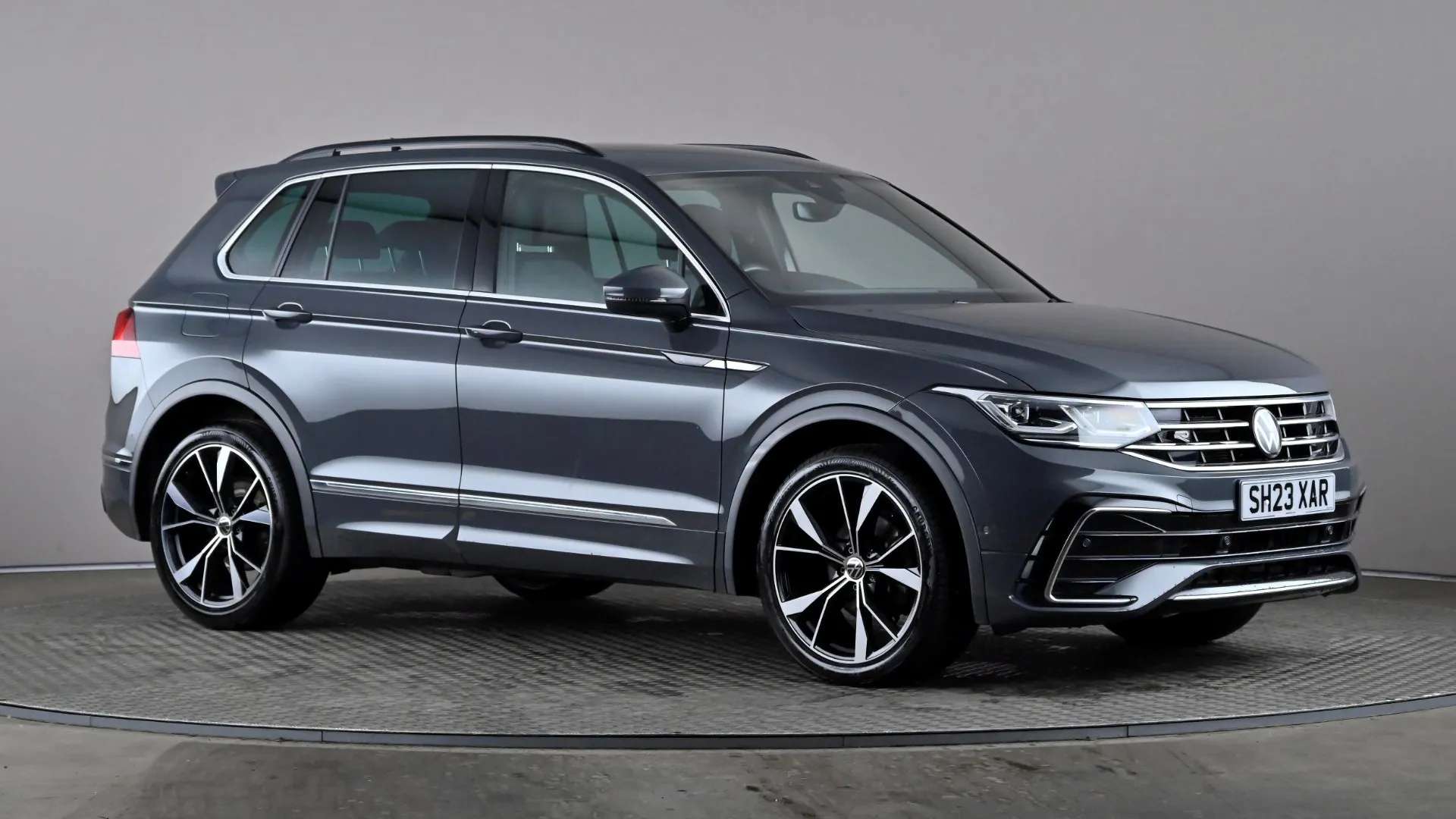 A 2023 VOLKSWAGEN TIGUAN 2.0 TDI R-Line DSG A 2023 VOLKSWAGEN TIGUAN 2.0 TDI R-Line DSG