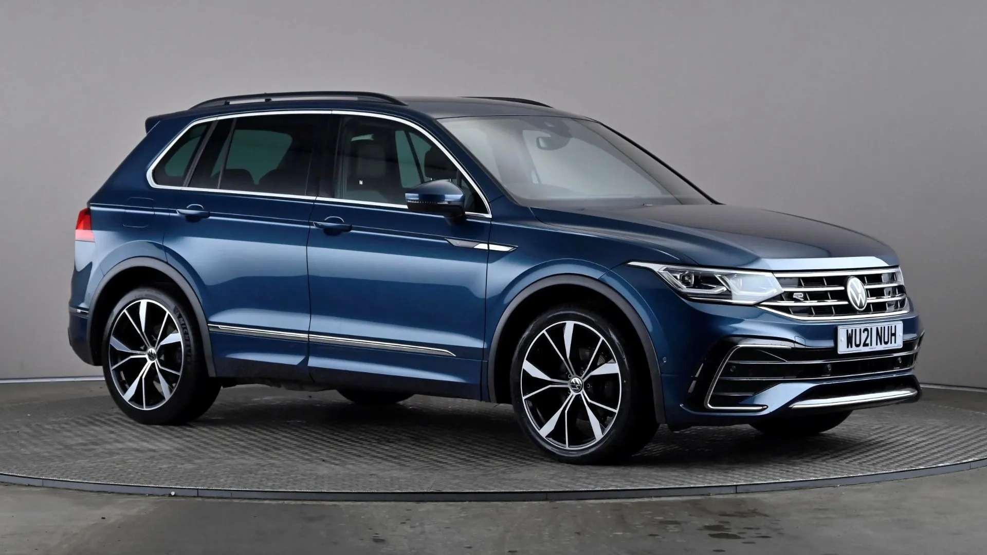 A 2021 VOLKSWAGEN TIGUAN 2.0 TDI R-Line DSG A 2021 VOLKSWAGEN TIGUAN 2.0 TDI R-Line DSG