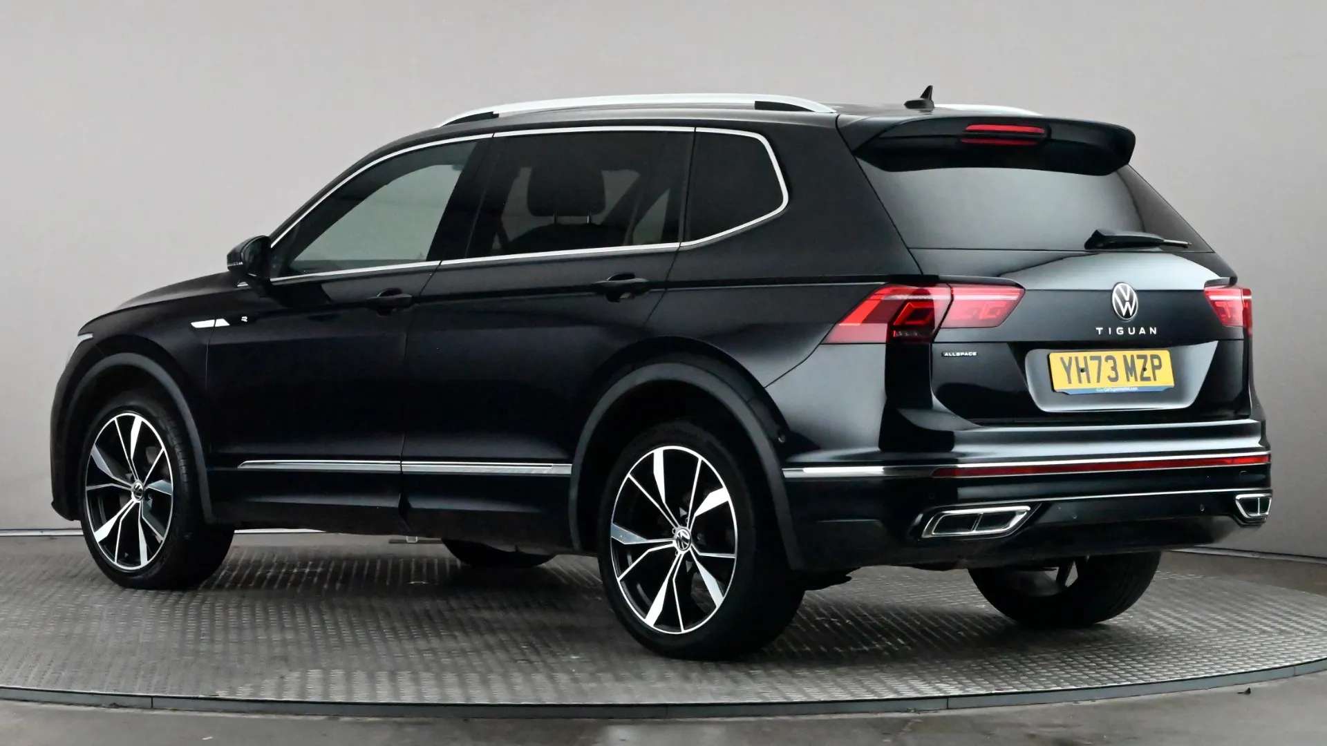 A 2023 VOLKSWAGEN TIGUAN ALLSPACE 2.0 TDI R-Line DSG A 2023 VOLKSWAGEN TIGUAN ALLSPACE 2.0 TDI R-Line DSG