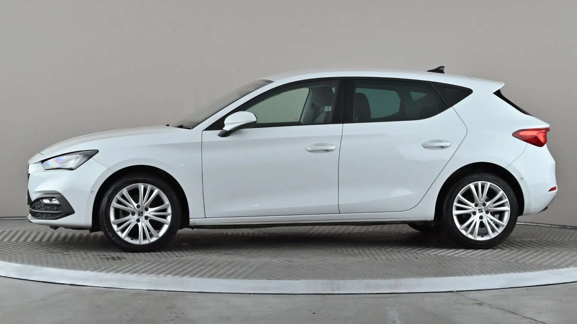 A 2022 SEAT LEON 2.0 TDI SE Dynamic A 2022 SEAT LEON 2.0 TDI SE Dynamic