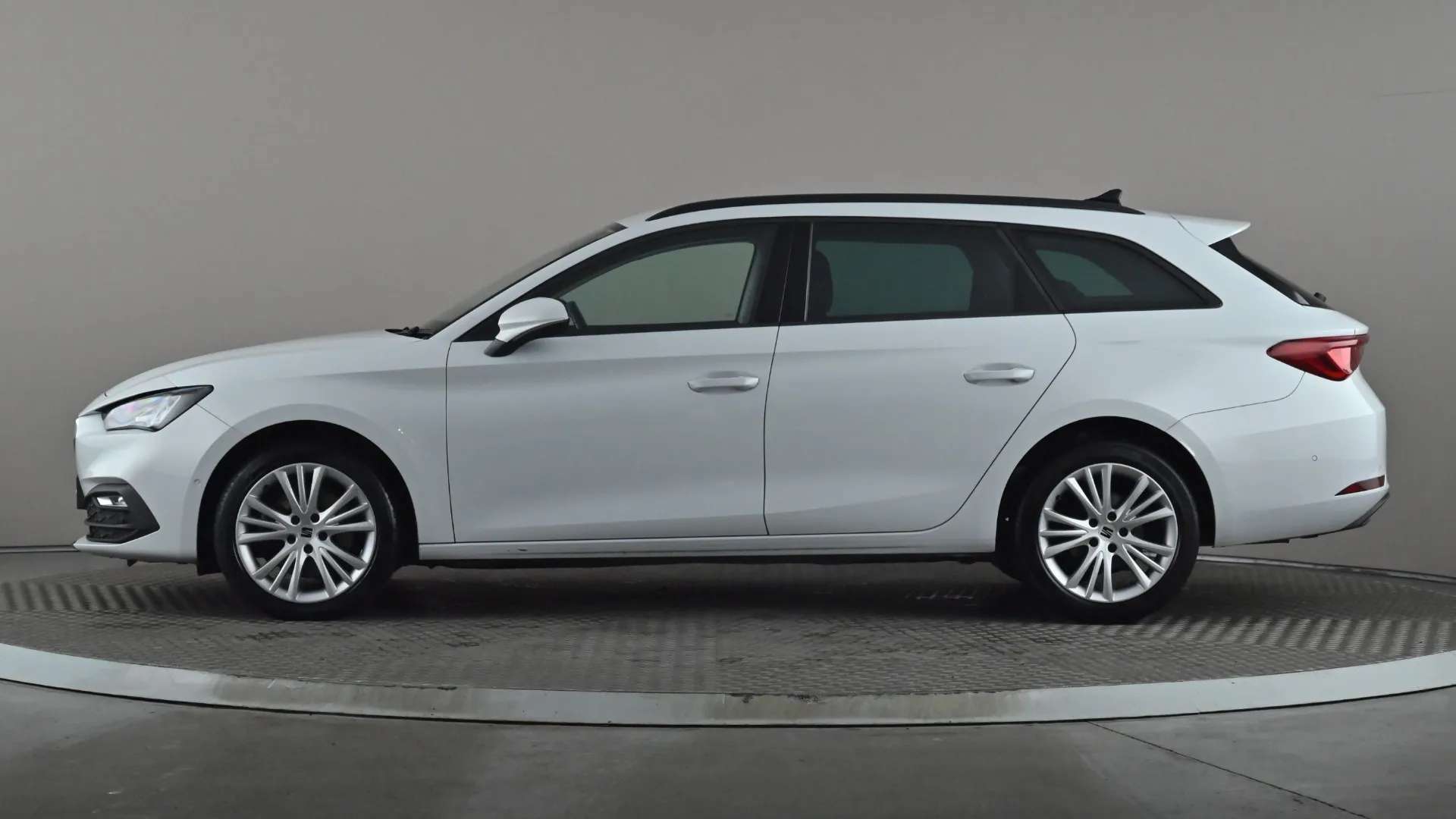 A 2022 SEAT LEON 2.0 TDI SE Dynamic A 2022 SEAT LEON 2.0 TDI SE Dynamic
