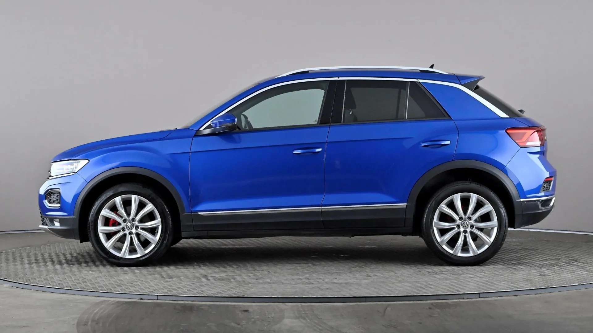 A 2019 VOLKSWAGEN T-ROC 2.0 TDI SEL DSG A 2019 VOLKSWAGEN T-ROC 2.0 TDI SEL DSG