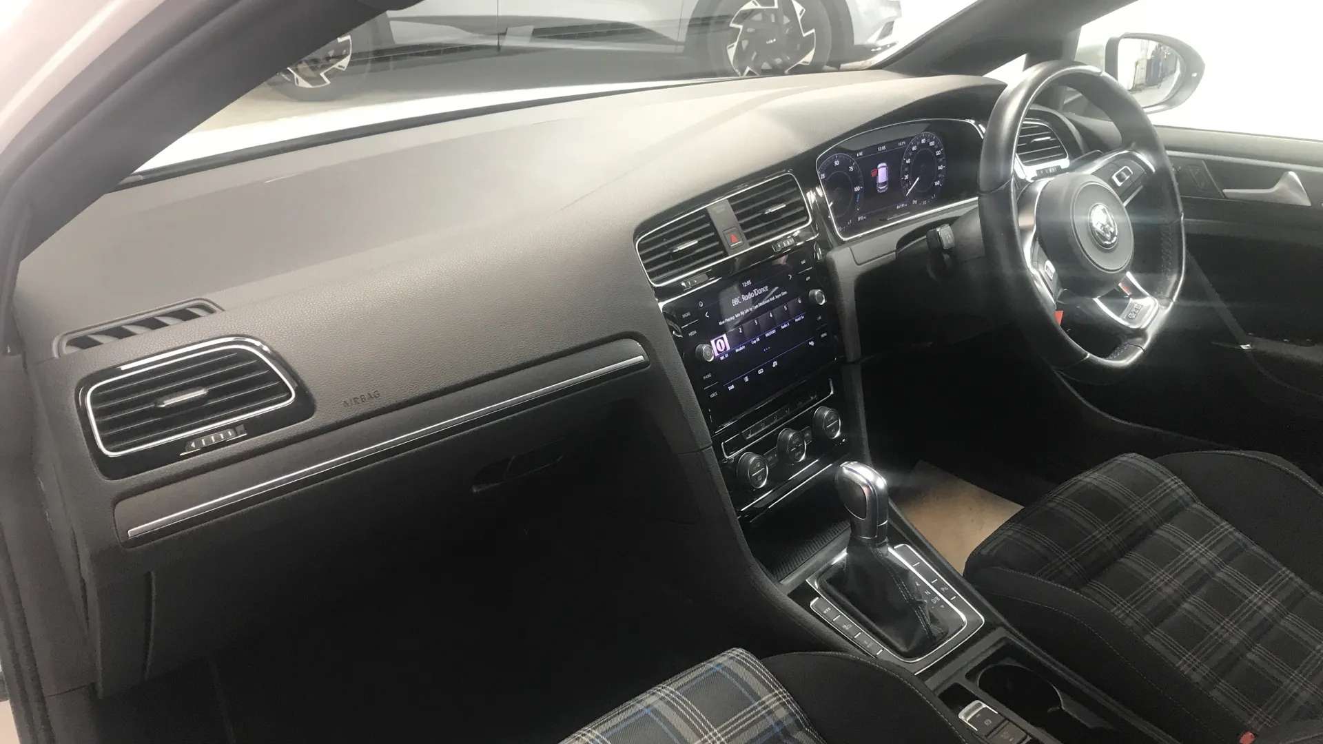 2017 VOLKSWAGEN GOLF 2017 VOLKSWAGEN GOLF