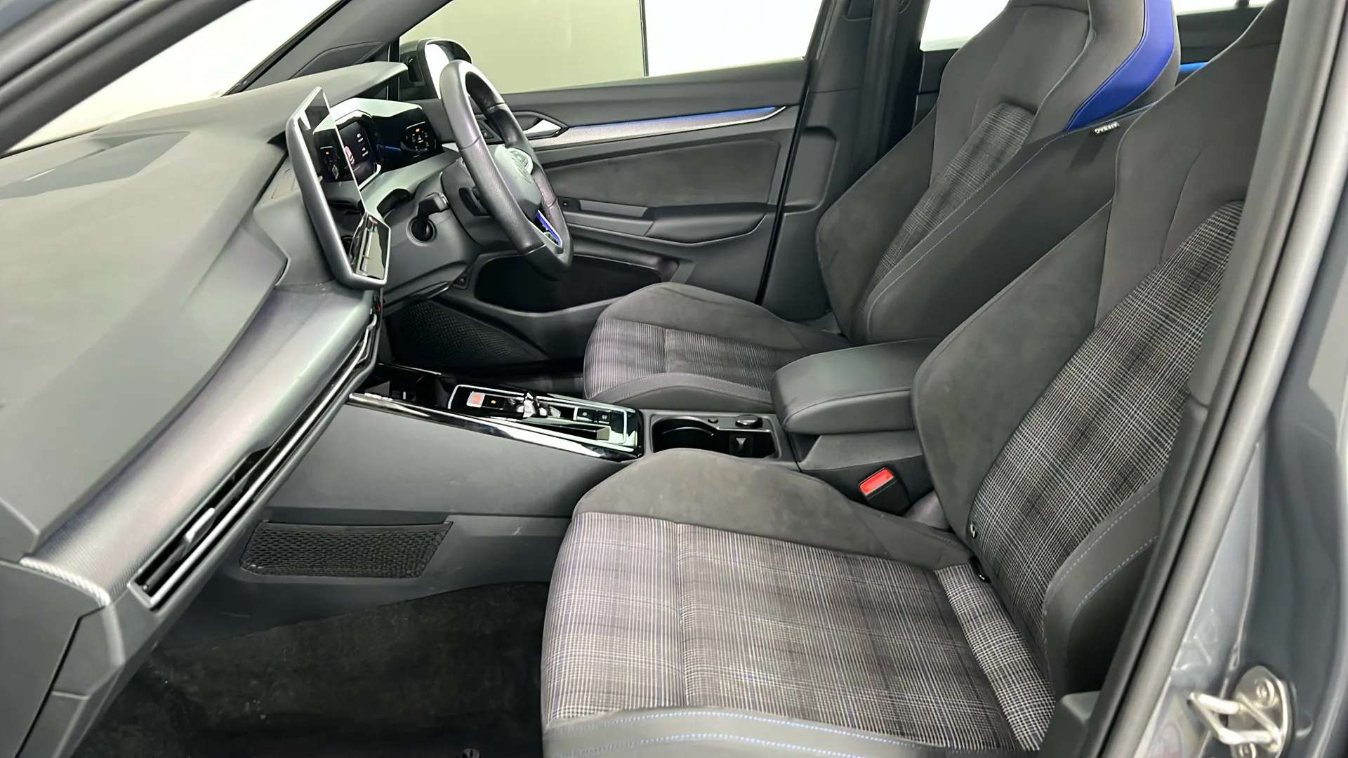 2025 VOLKSWAGEN GOLF 2025 VOLKSWAGEN GOLF