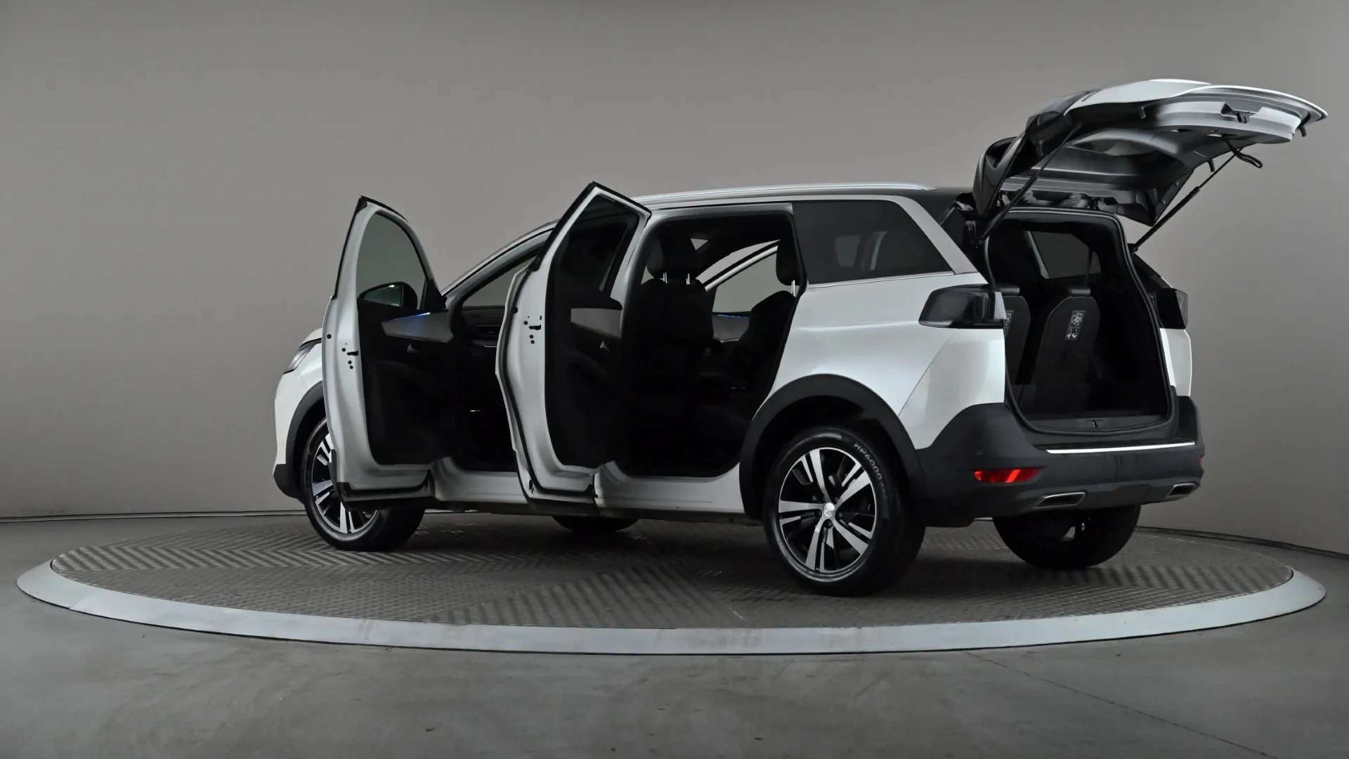 2022 PEUGEOT 5008 2022 PEUGEOT 5008