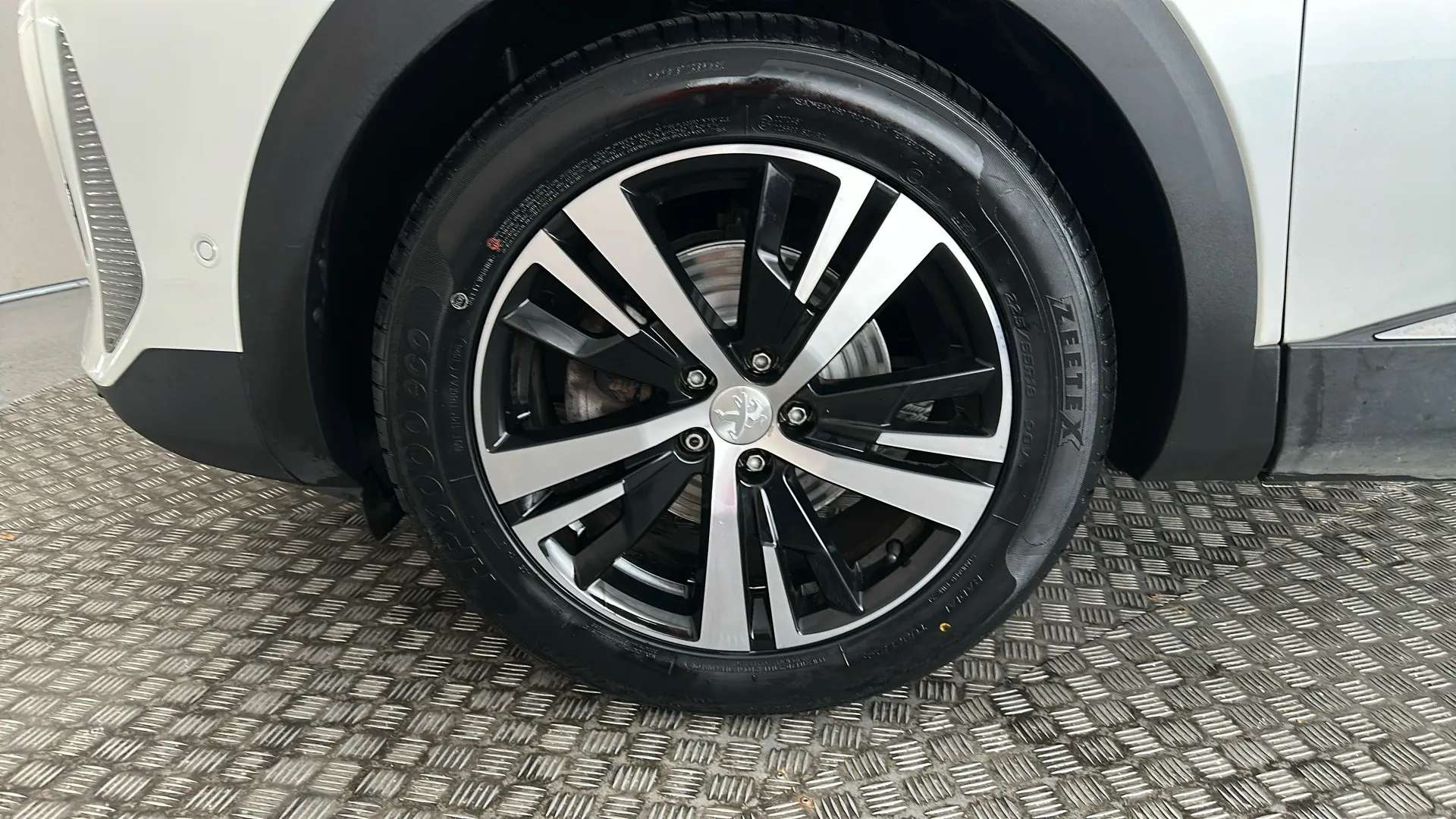 2022 PEUGEOT 5008 2022 PEUGEOT 5008