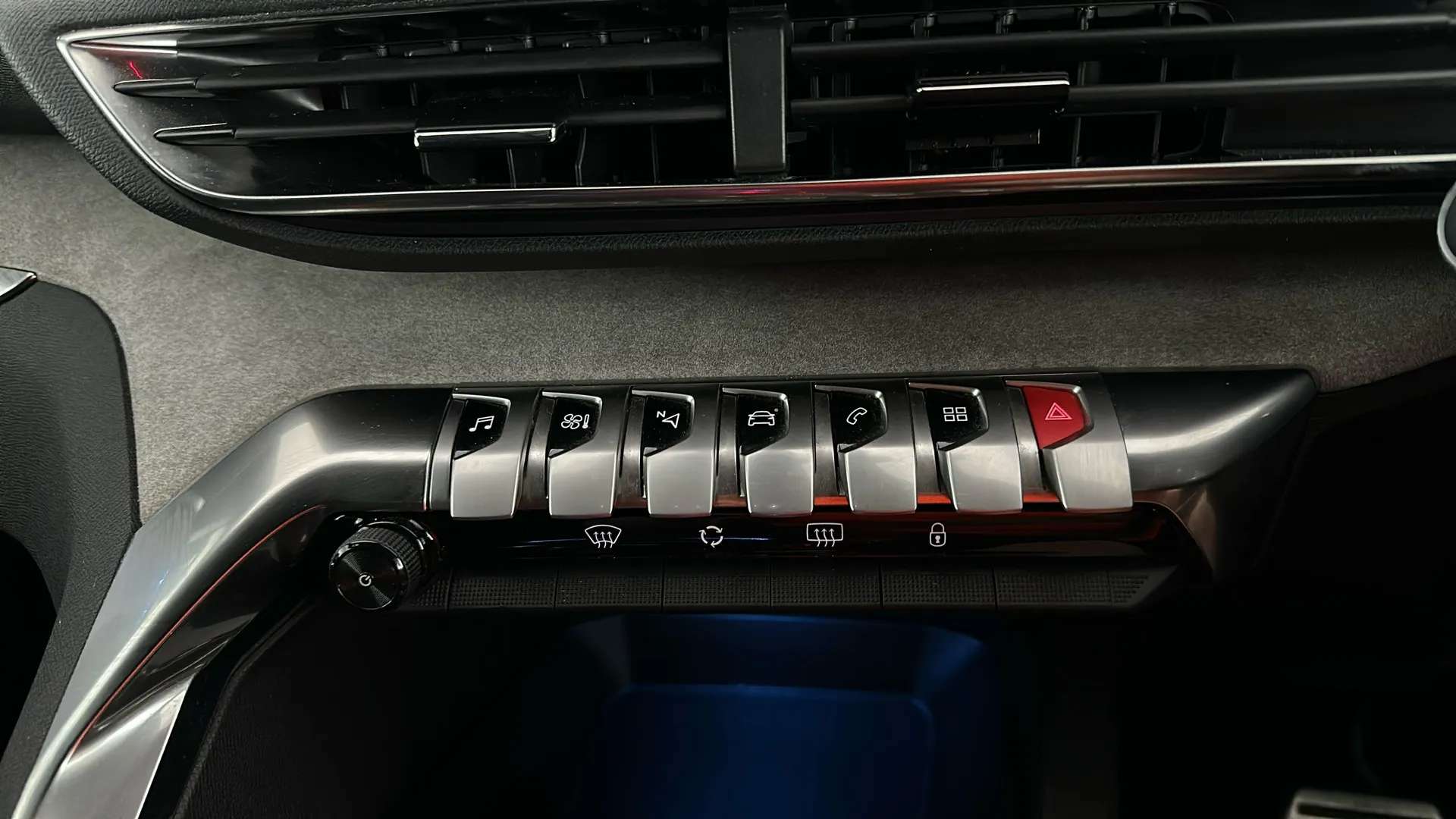 2022 PEUGEOT 5008 2022 PEUGEOT 5008