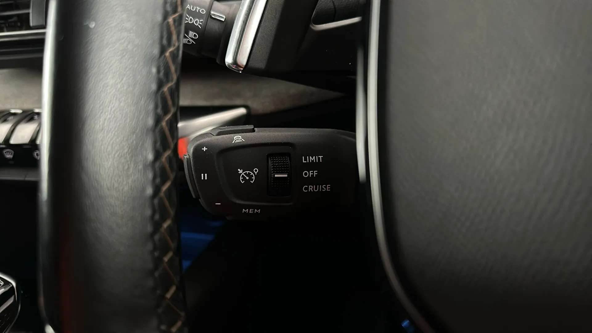 2022 PEUGEOT 5008 2022 PEUGEOT 5008
