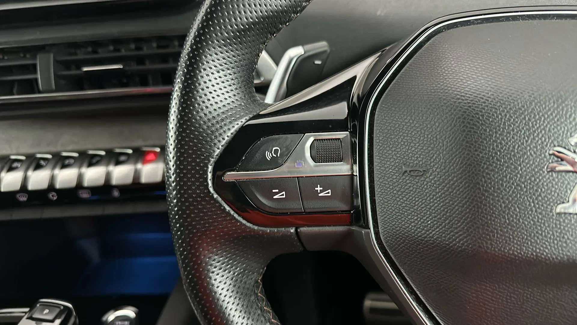 2022 PEUGEOT 5008 2022 PEUGEOT 5008