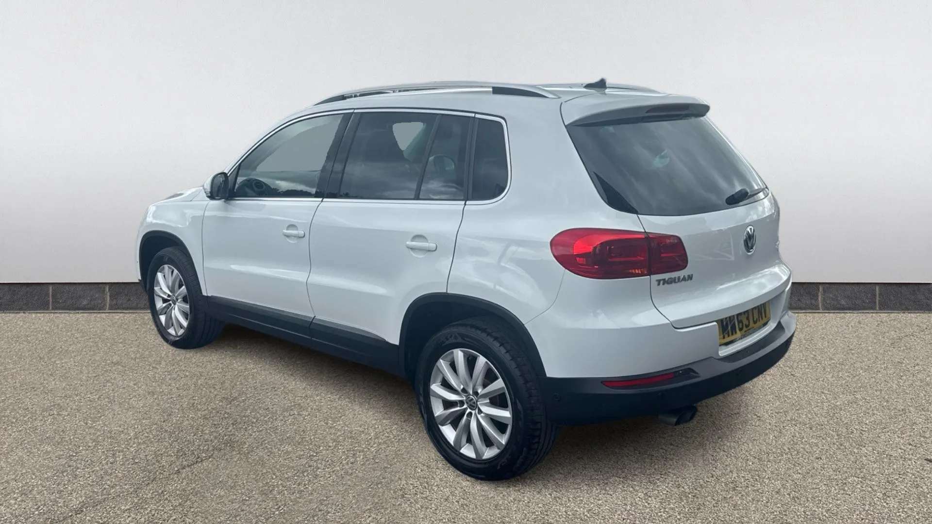 A 2013 VOLKSWAGEN TIGUAN 2.0 TDi BlueMotion Tech Match DSG A 2013 VOLKSWAGEN TIGUAN 2.0 TDi BlueMotion Tech Match DSG