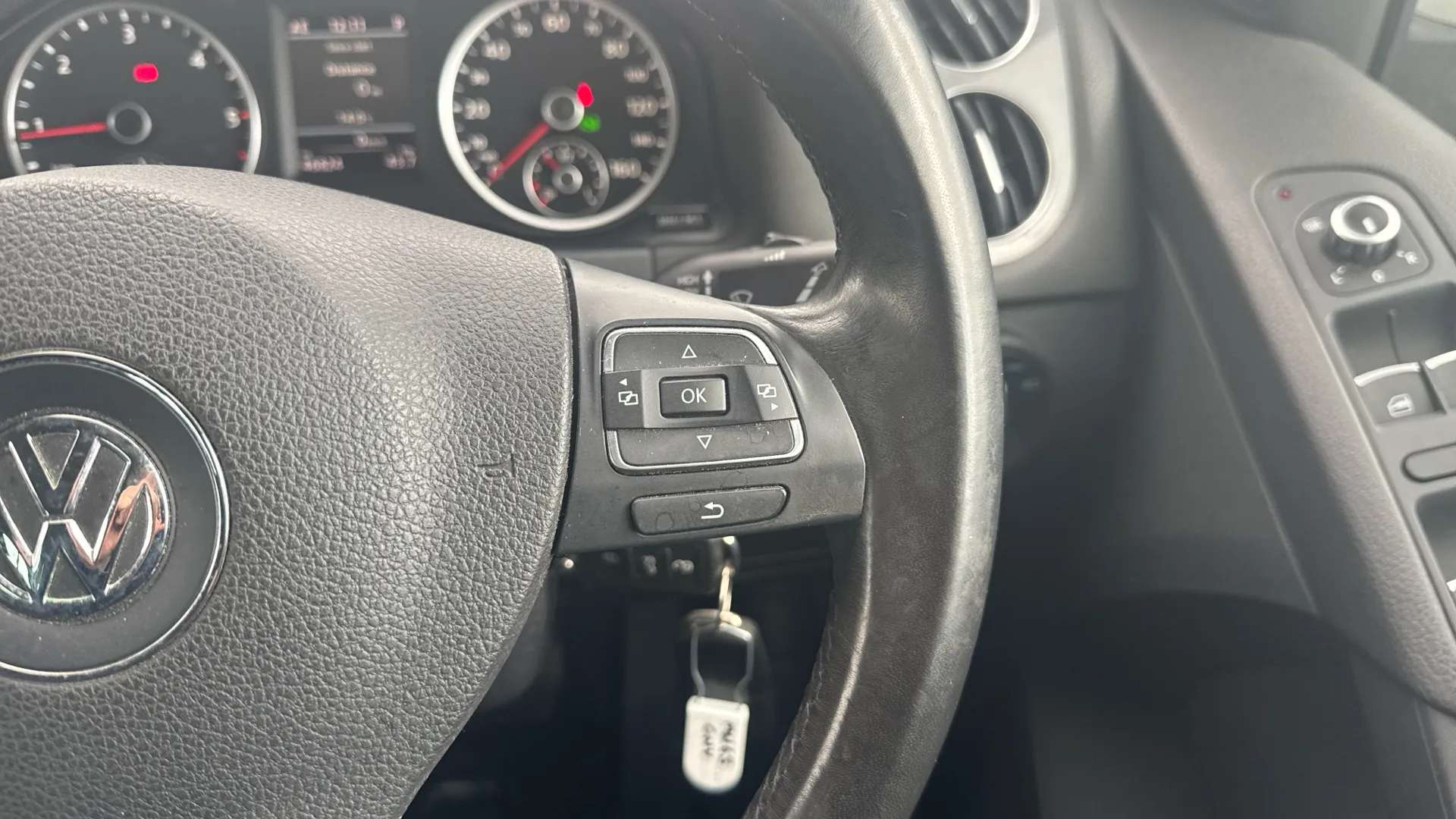 2013 VOLKSWAGEN TIGUAN 2013 VOLKSWAGEN TIGUAN