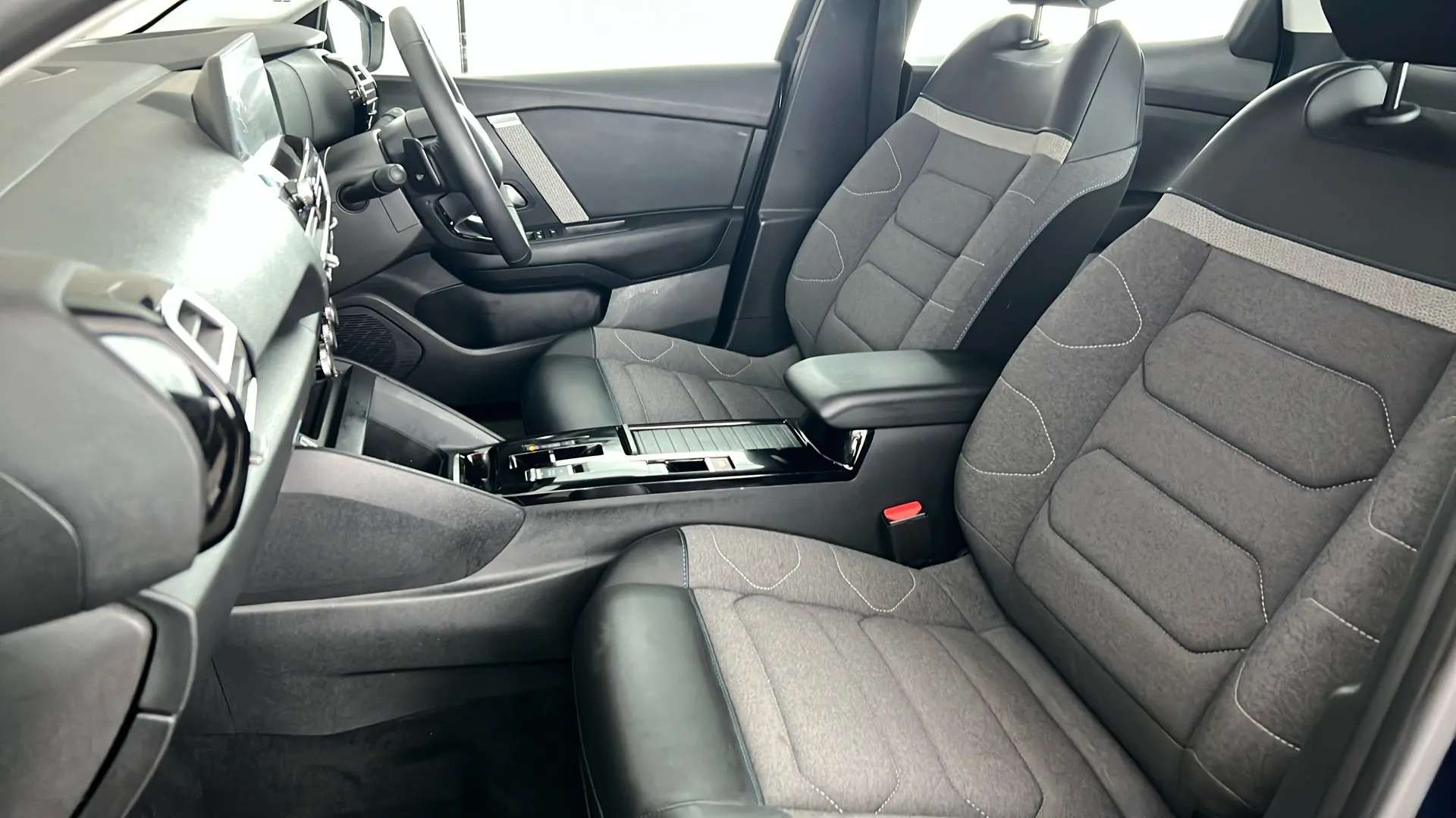 2024 CITROEN C4 X 2024 CITROEN C4 X