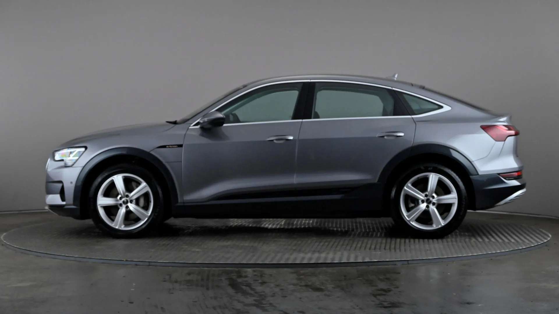 2022 AUDI E-TRON 2022 AUDI E-TRON