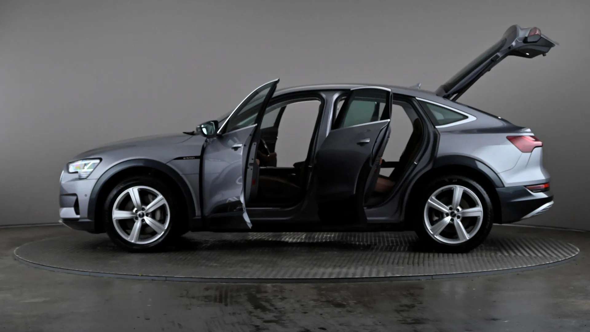 2022 AUDI E-TRON 2022 AUDI E-TRON