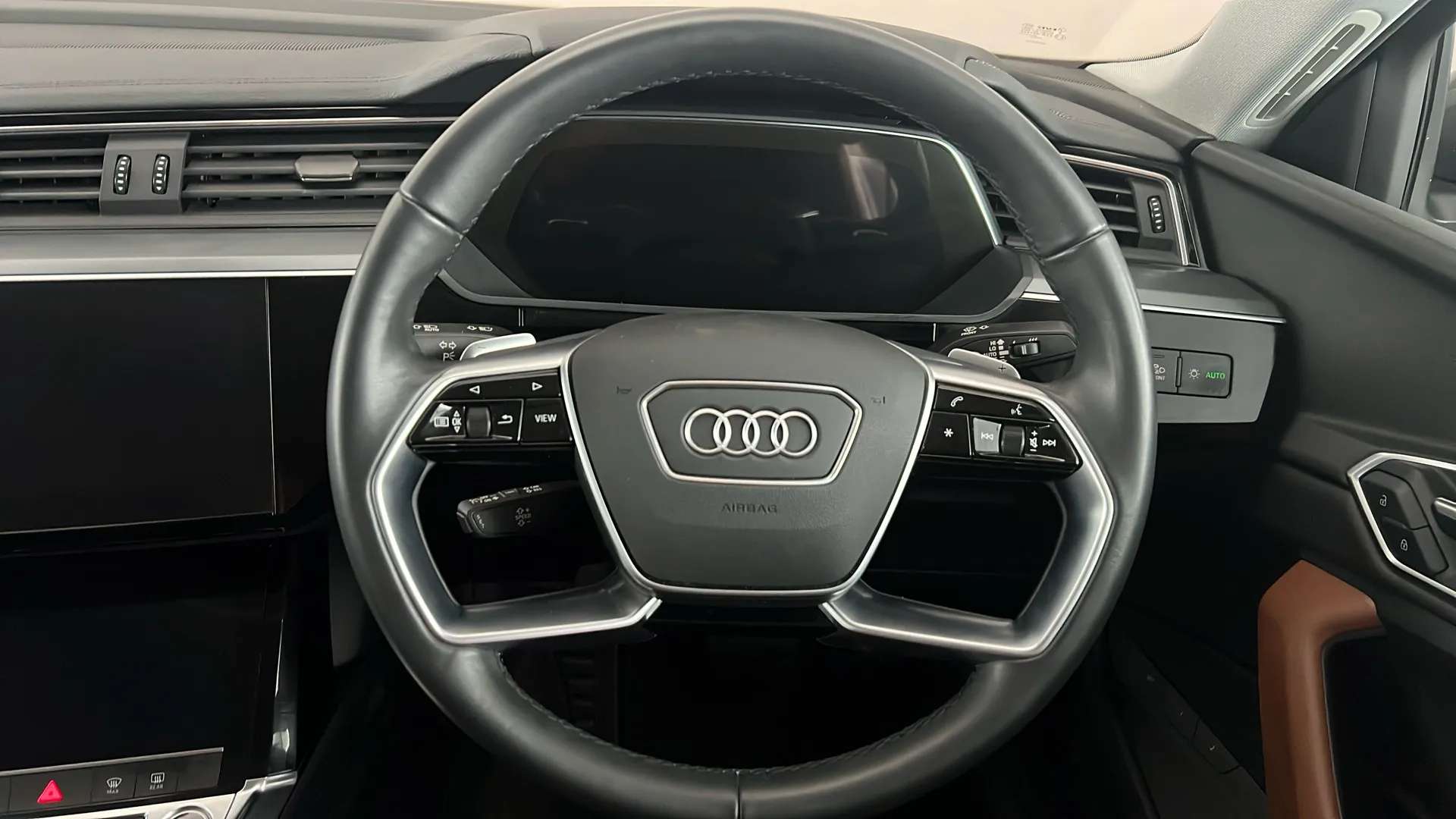 2022 AUDI E-TRON 2022 AUDI E-TRON