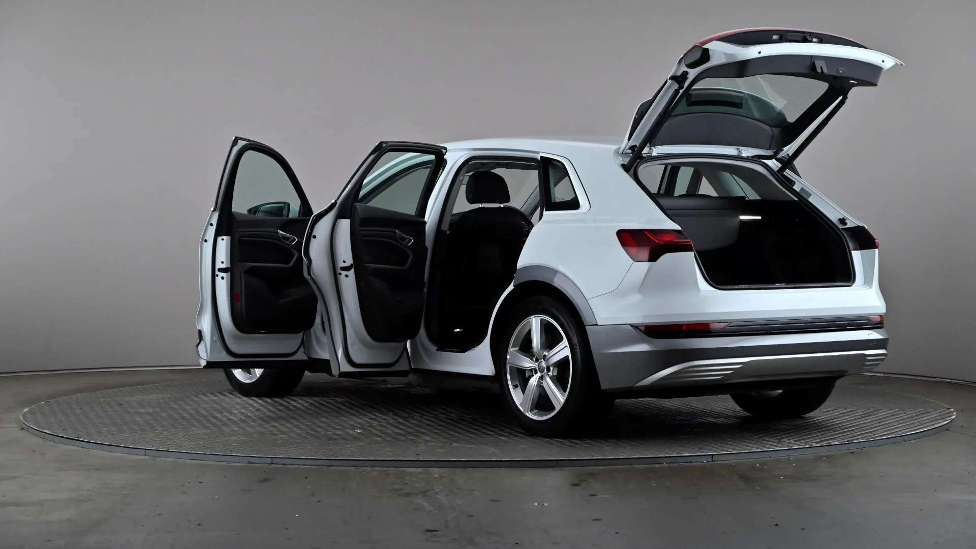 2020 AUDI E-TRON 2020 AUDI E-TRON