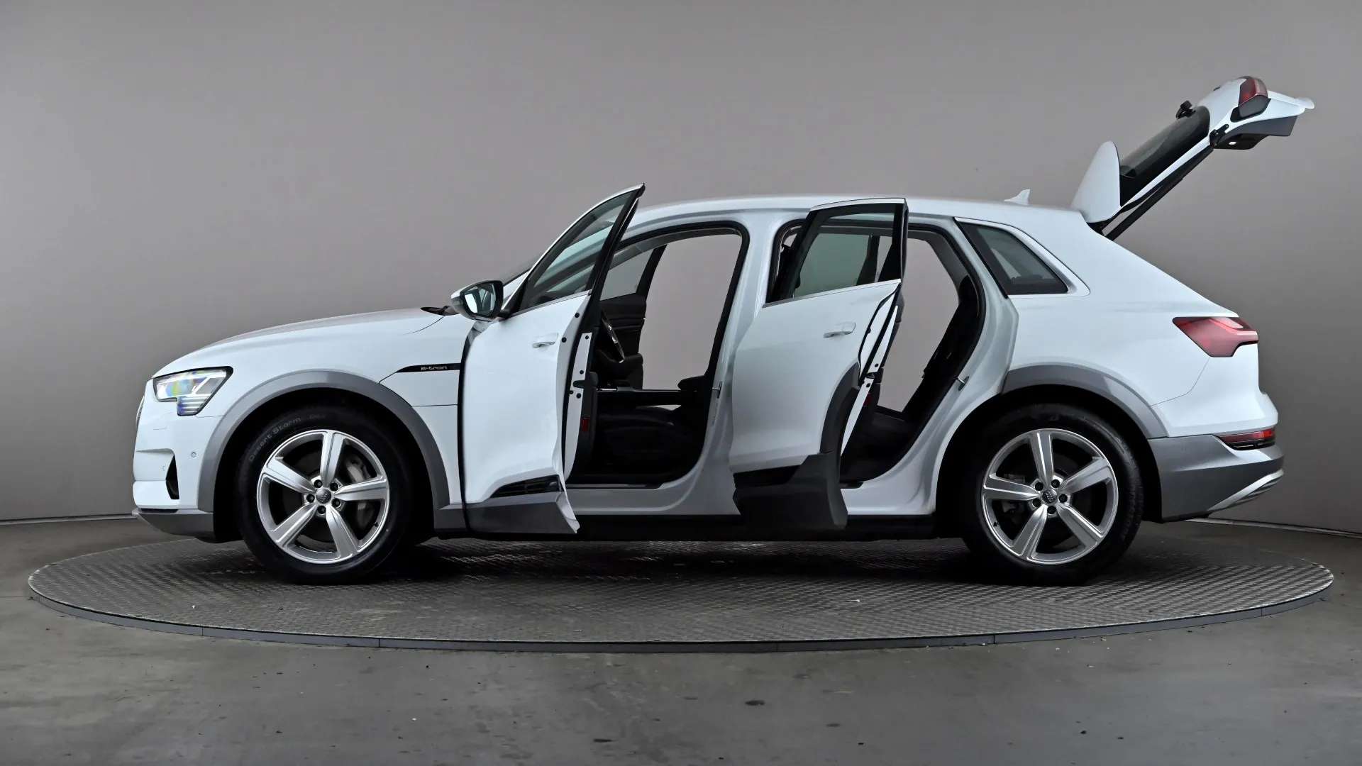 2020 AUDI E-TRON 2020 AUDI E-TRON