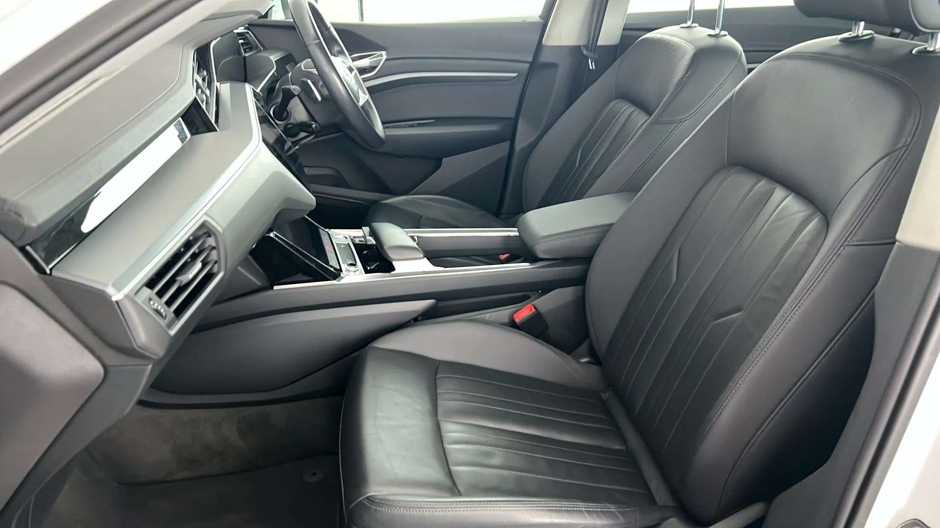 2020 AUDI E-TRON 2020 AUDI E-TRON