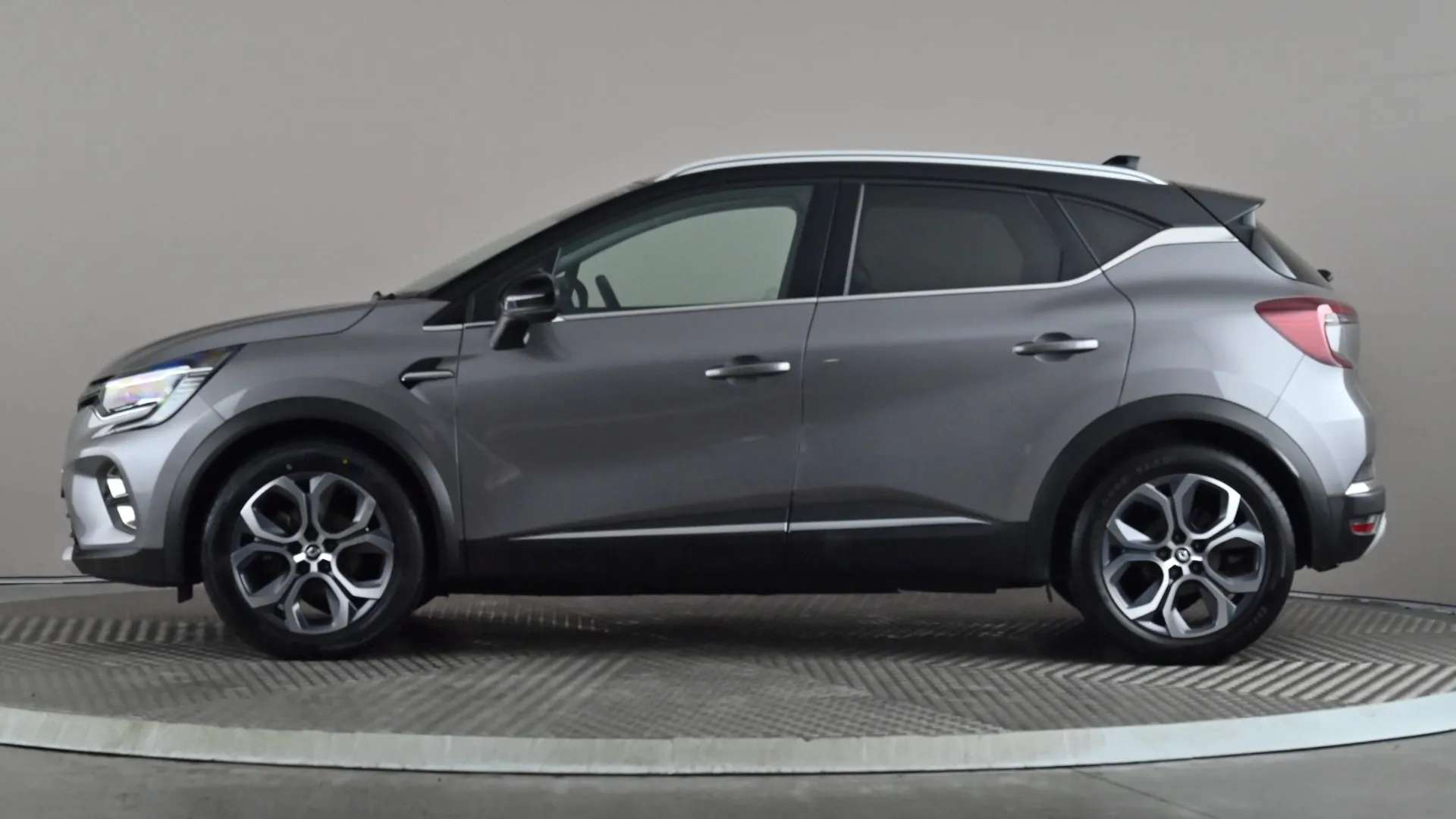 A 2024 RENAULT CAPTUR 1.6 E-Tech full hybrid 145 Techno Auto A 2024 RENAULT CAPTUR 1.6 E-Tech full hybrid 145 Techno Auto