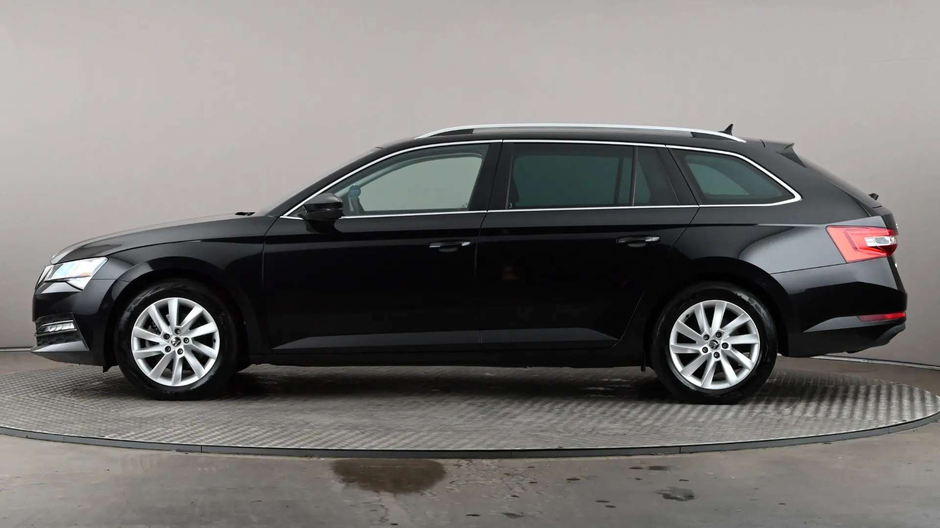 A 2023 SKODA SUPERB 1.4 TSI iV SE Technology DSG A 2023 SKODA SUPERB 1.4 TSI iV SE Technology DSG