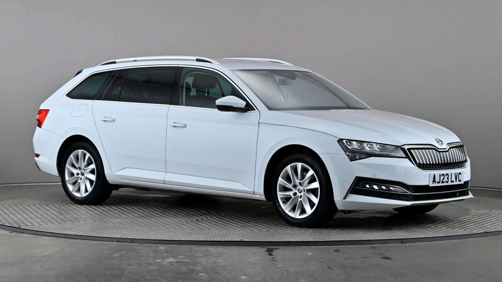 A 2023 SKODA SUPERB 1.4 TSI iV SE Technology DSG A 2023 SKODA SUPERB 1.4 TSI iV SE Technology DSG