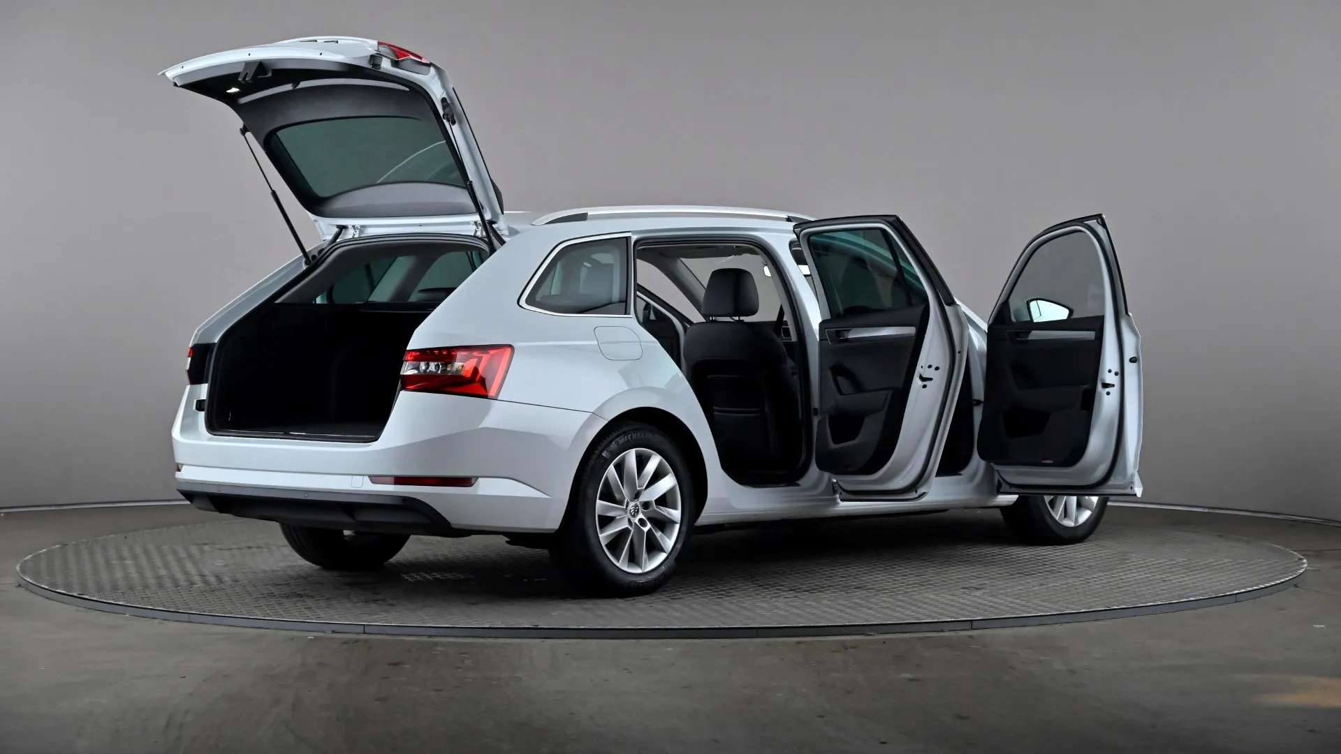 2023 SKODA SUPERB 2023 SKODA SUPERB