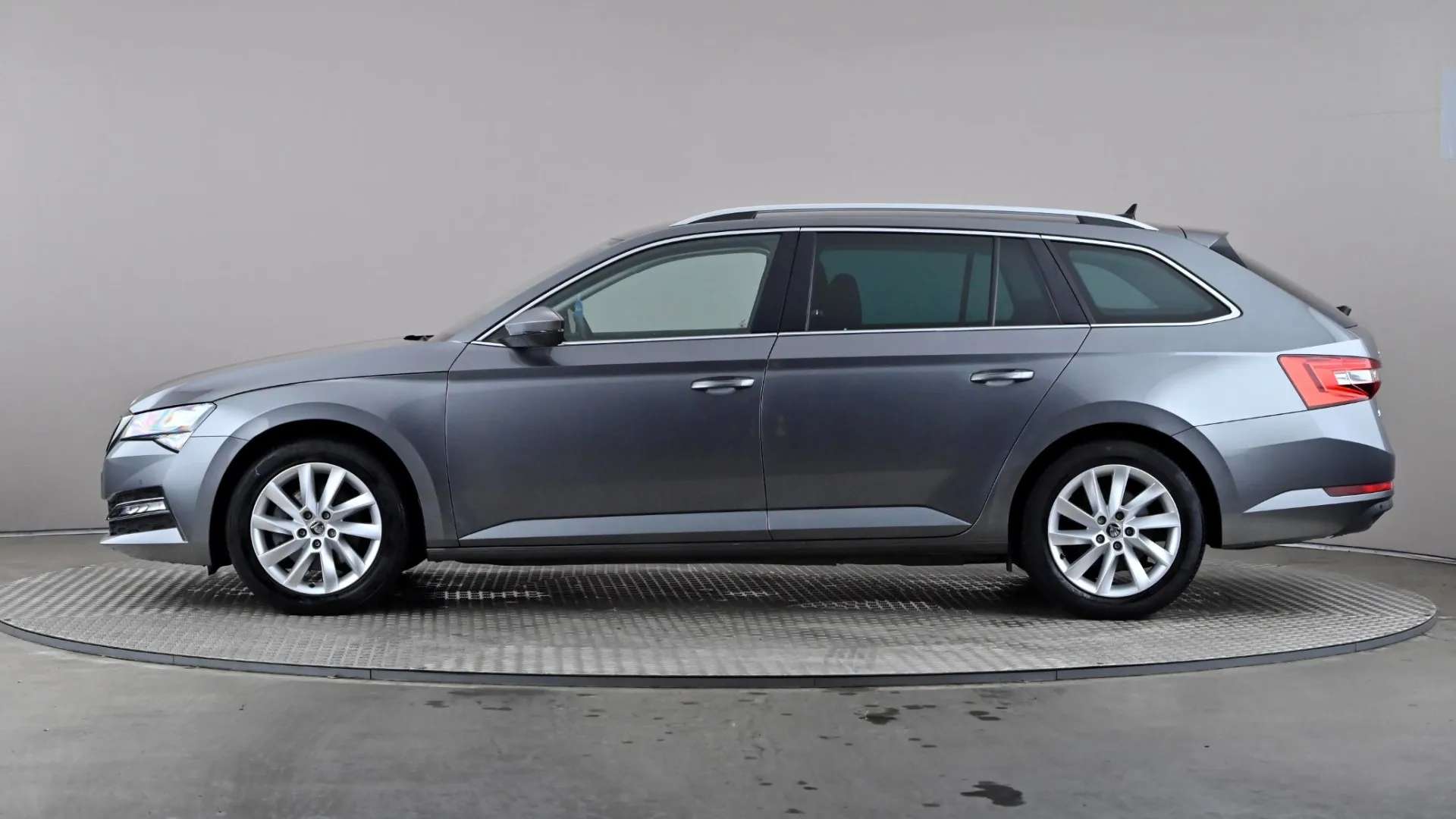 A 2023 SKODA SUPERB 1.4 TSI iV SE Technology DSG A 2023 SKODA SUPERB 1.4 TSI iV SE Technology DSG