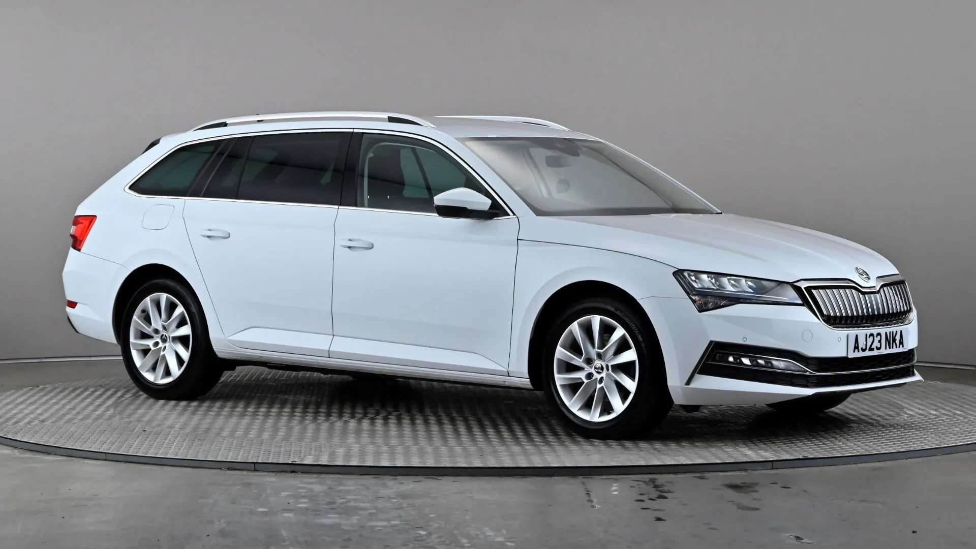 A 2023 SKODA SUPERB 1.4 TSI iV SE Technology DSG A 2023 SKODA SUPERB 1.4 TSI iV SE Technology DSG