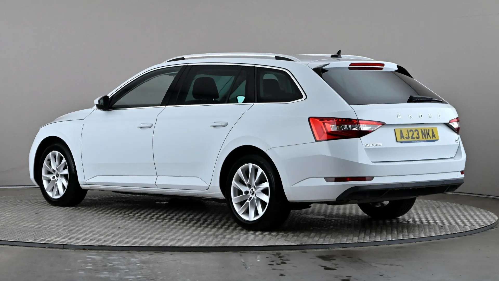 A 2023 SKODA SUPERB 1.4 TSI iV SE Technology DSG A 2023 SKODA SUPERB 1.4 TSI iV SE Technology DSG