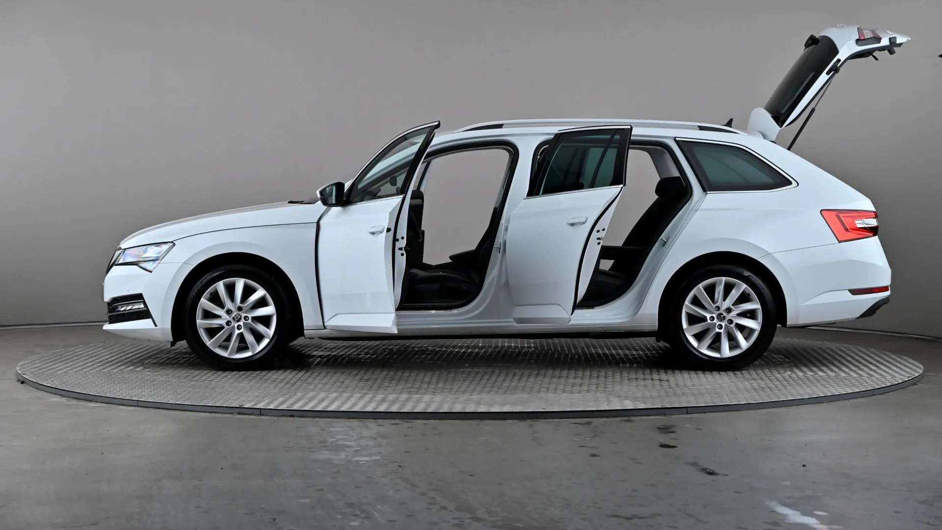 2023 SKODA SUPERB 2023 SKODA SUPERB