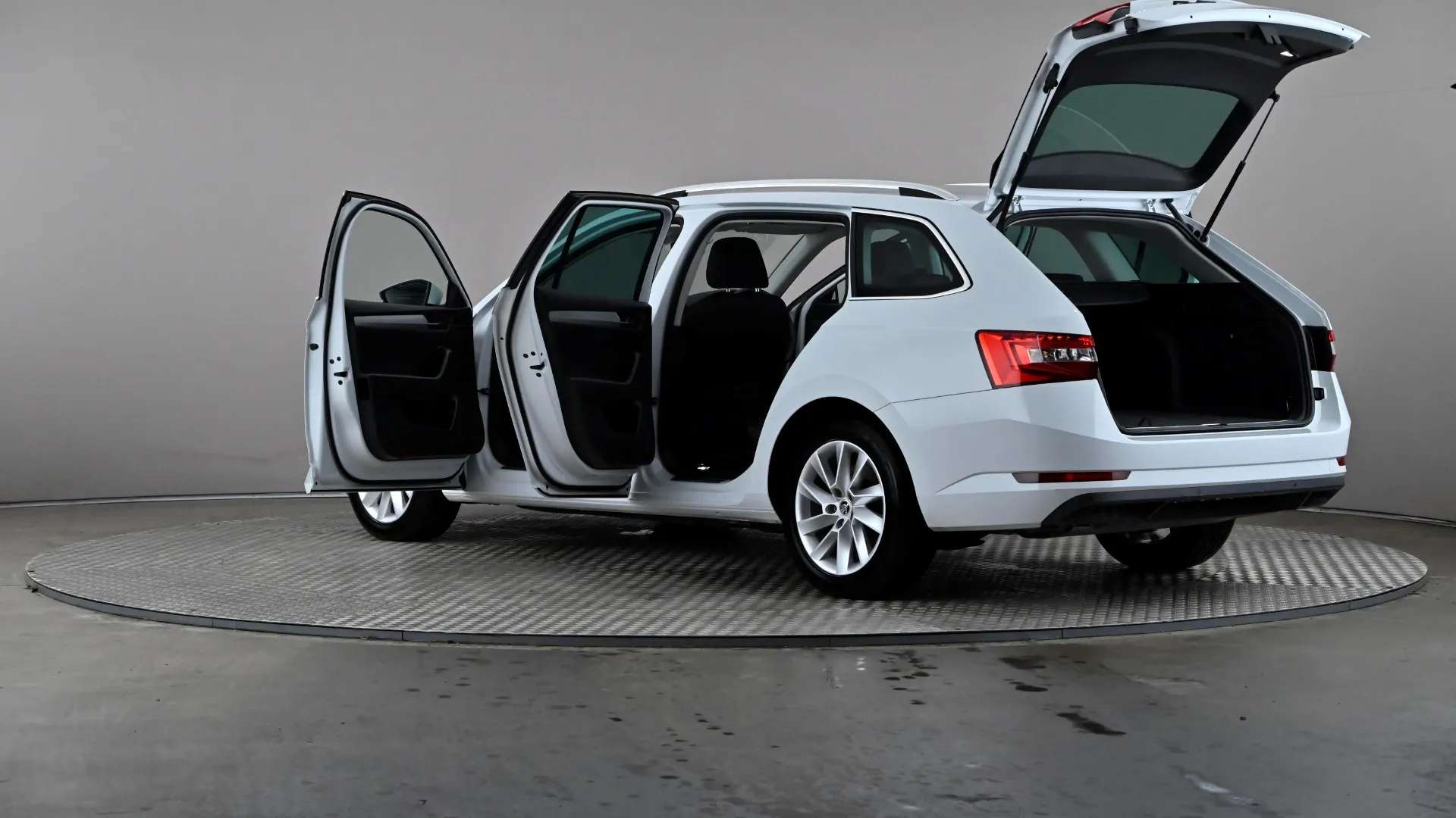 2023 SKODA SUPERB 2023 SKODA SUPERB