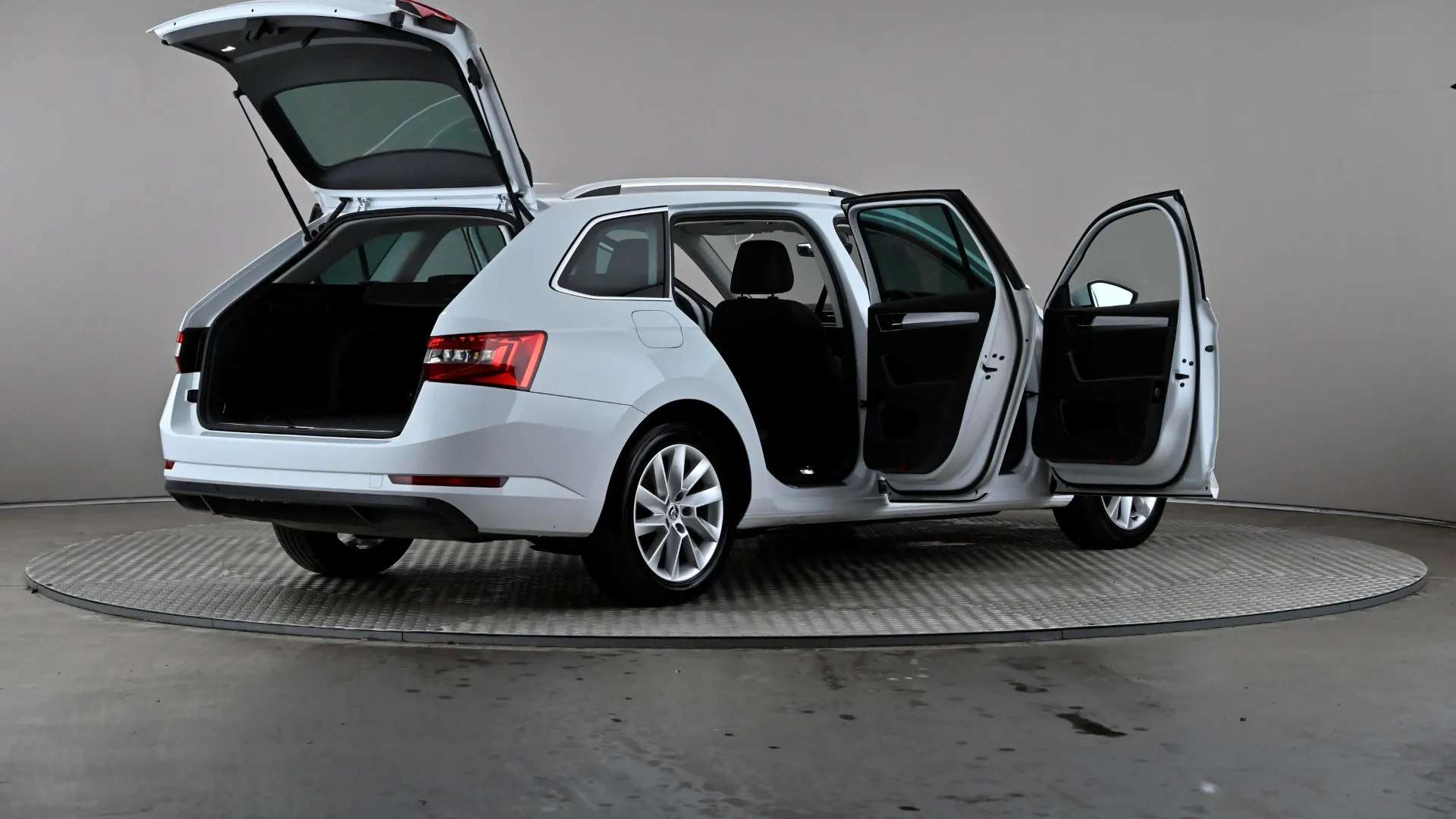 2023 SKODA SUPERB 2023 SKODA SUPERB