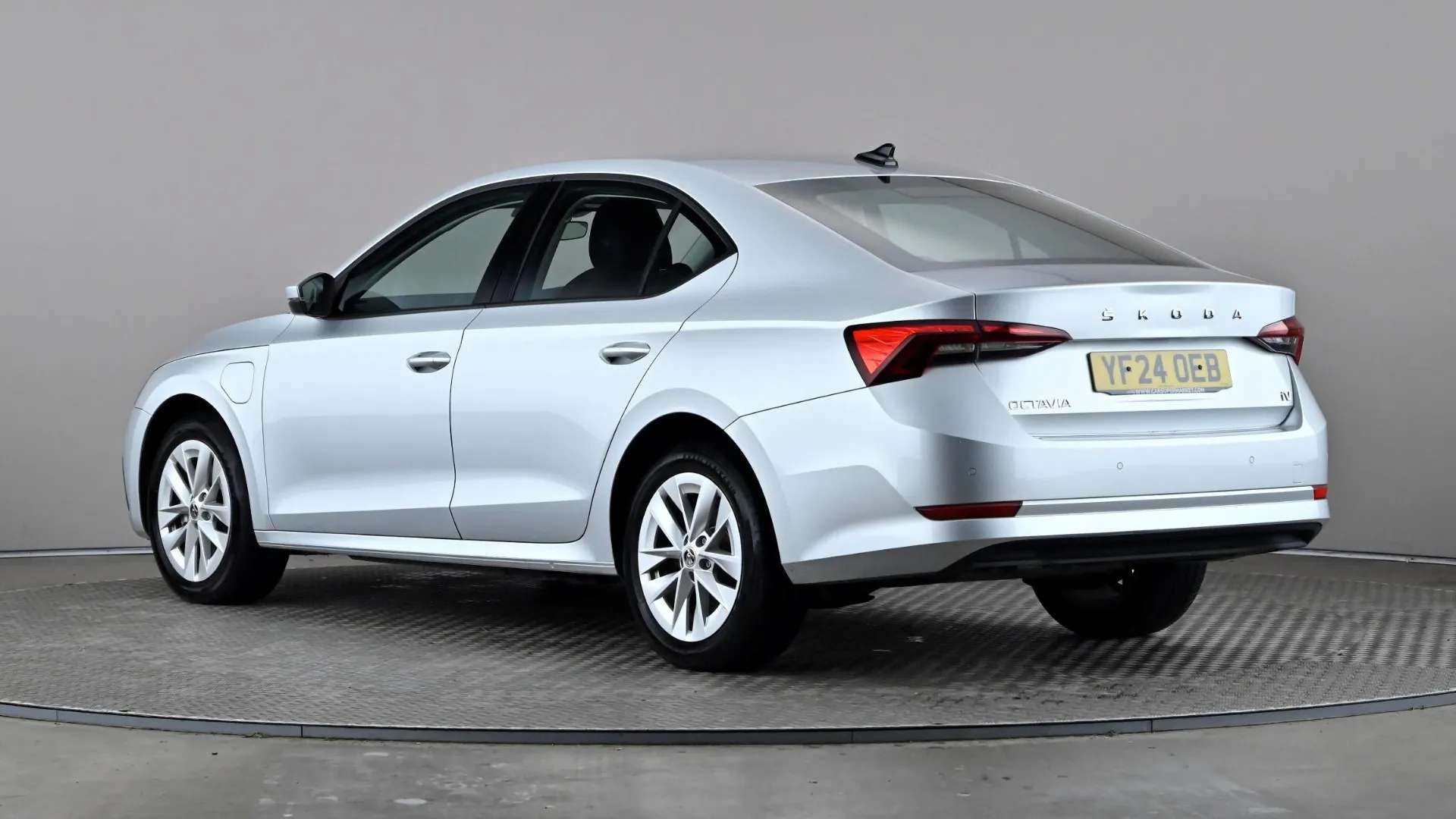 A 2024 SKODA OCTAVIA 1.4 TSI iV SE Technology DSG A 2024 SKODA OCTAVIA 1.4 TSI iV SE Technology DSG