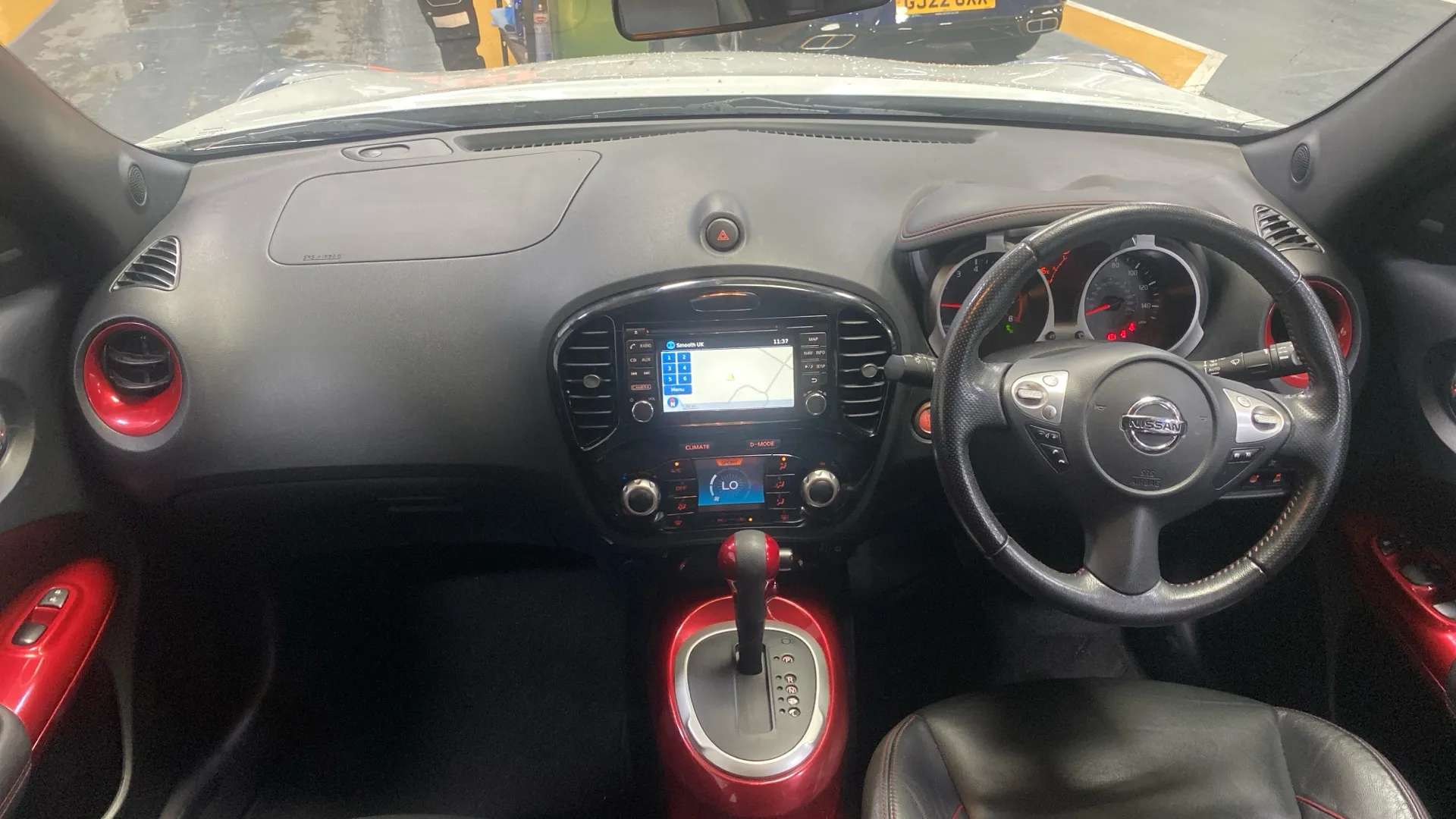 A 2016 NISSAN JUKE 1.6 Tekna Xtronic A 2016 NISSAN JUKE 1.6 Tekna Xtronic