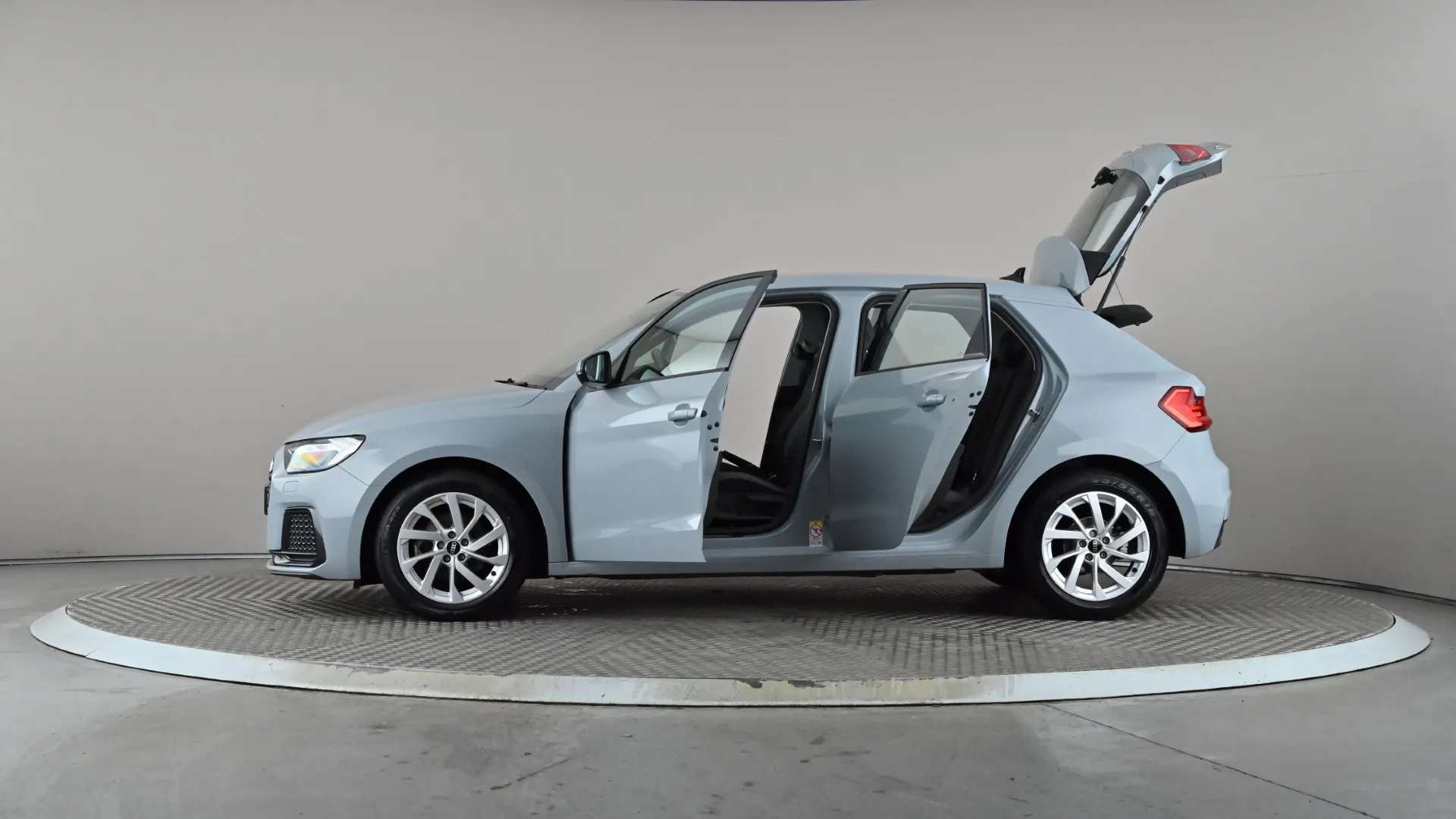2021 AUDI A1 2021 AUDI A1