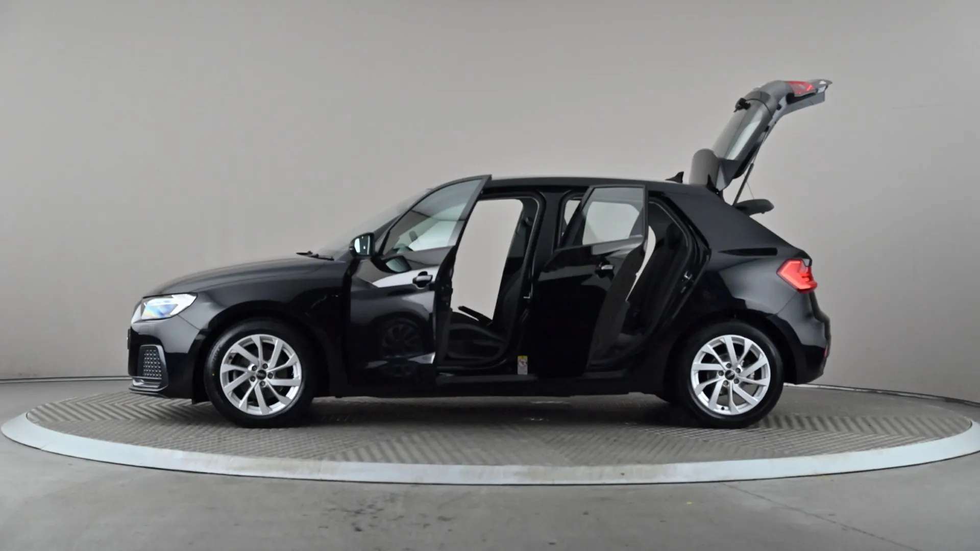 2021 AUDI A1 2021 AUDI A1